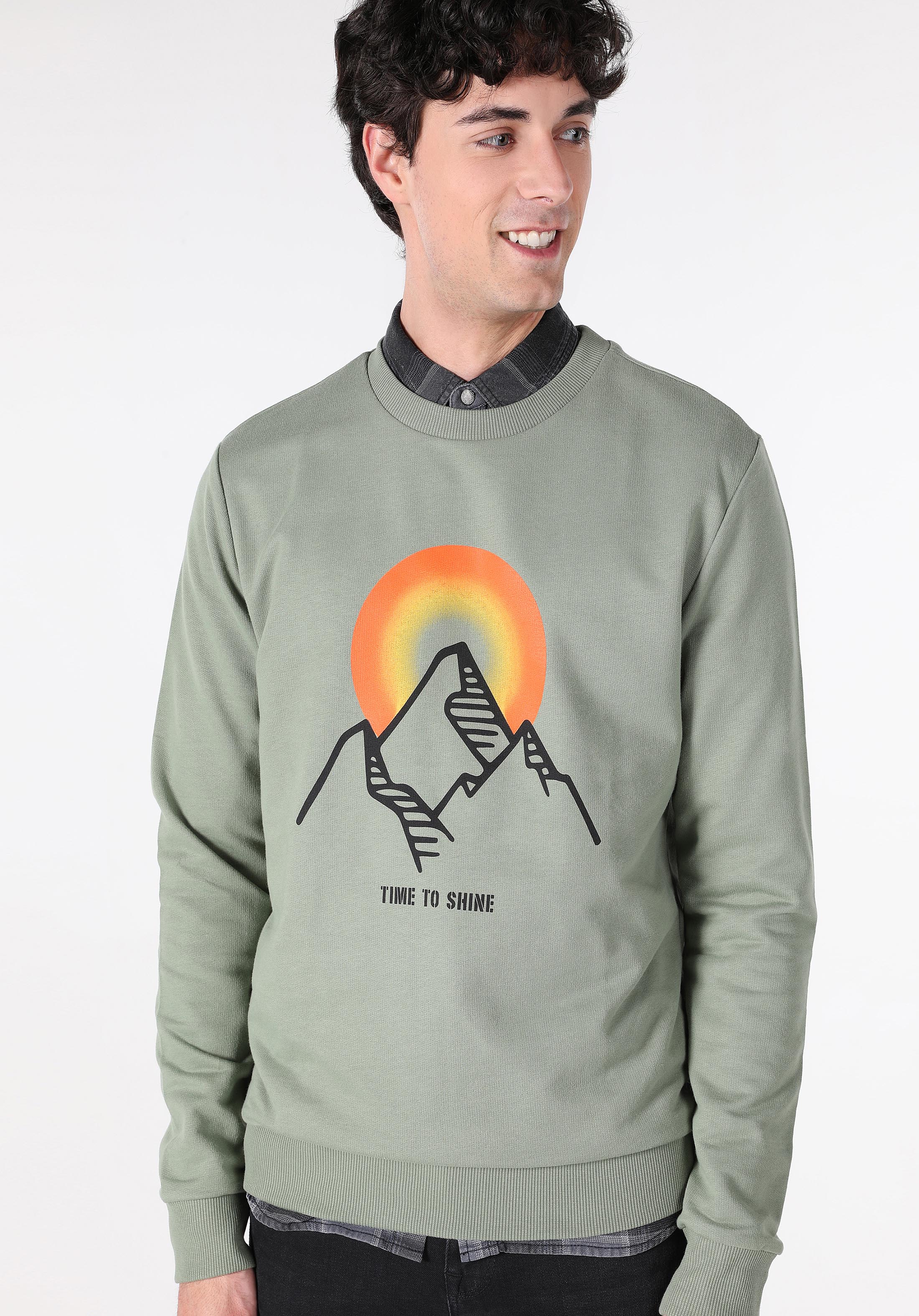 Afficher les détails de Vert Homme Pull-over