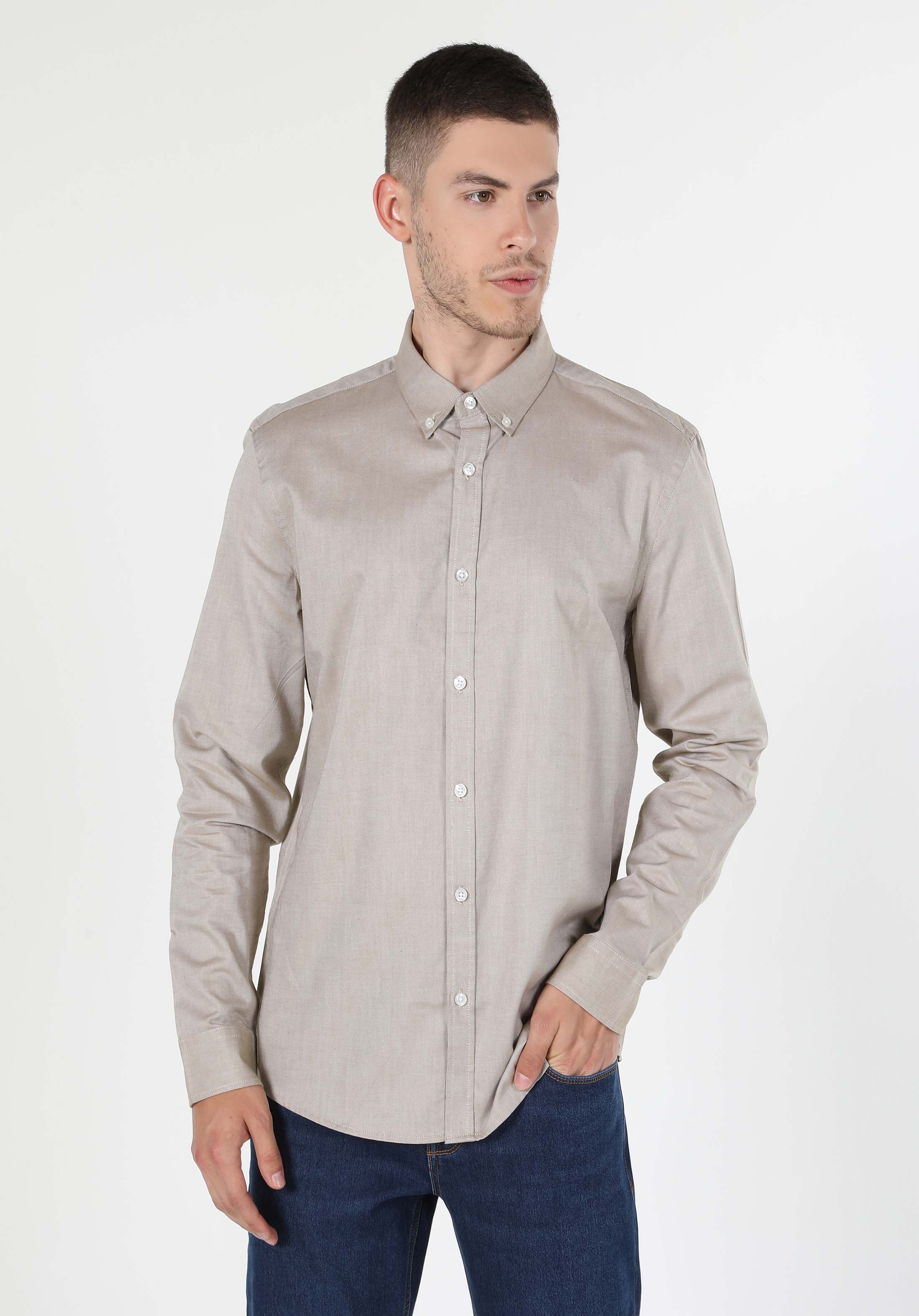 Afficher les détails de Chemise À Manches Longues Écru Coupe Slim Pour Hommes Cl1048576