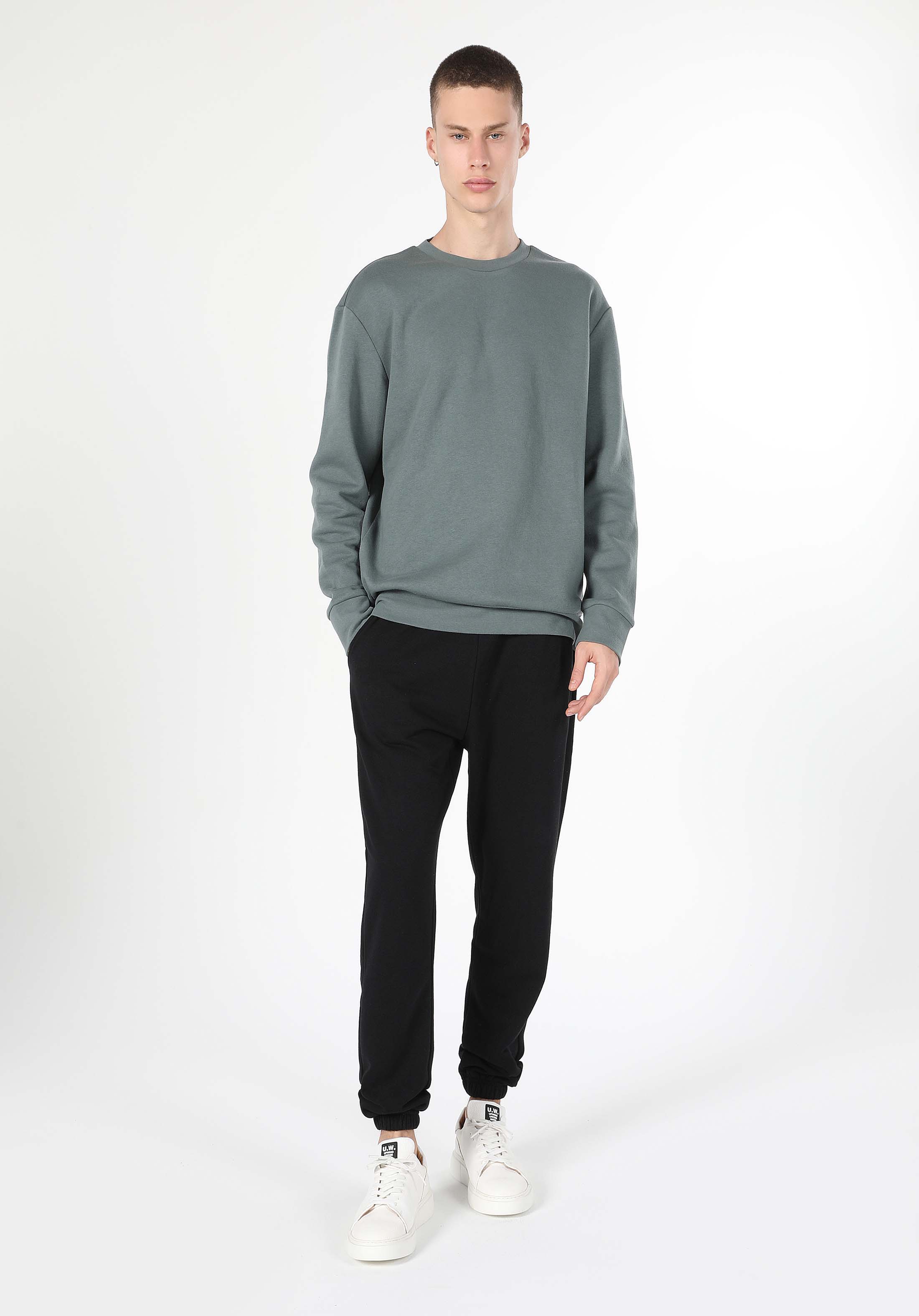 Afficher les détails de Vert Homme Pull-over