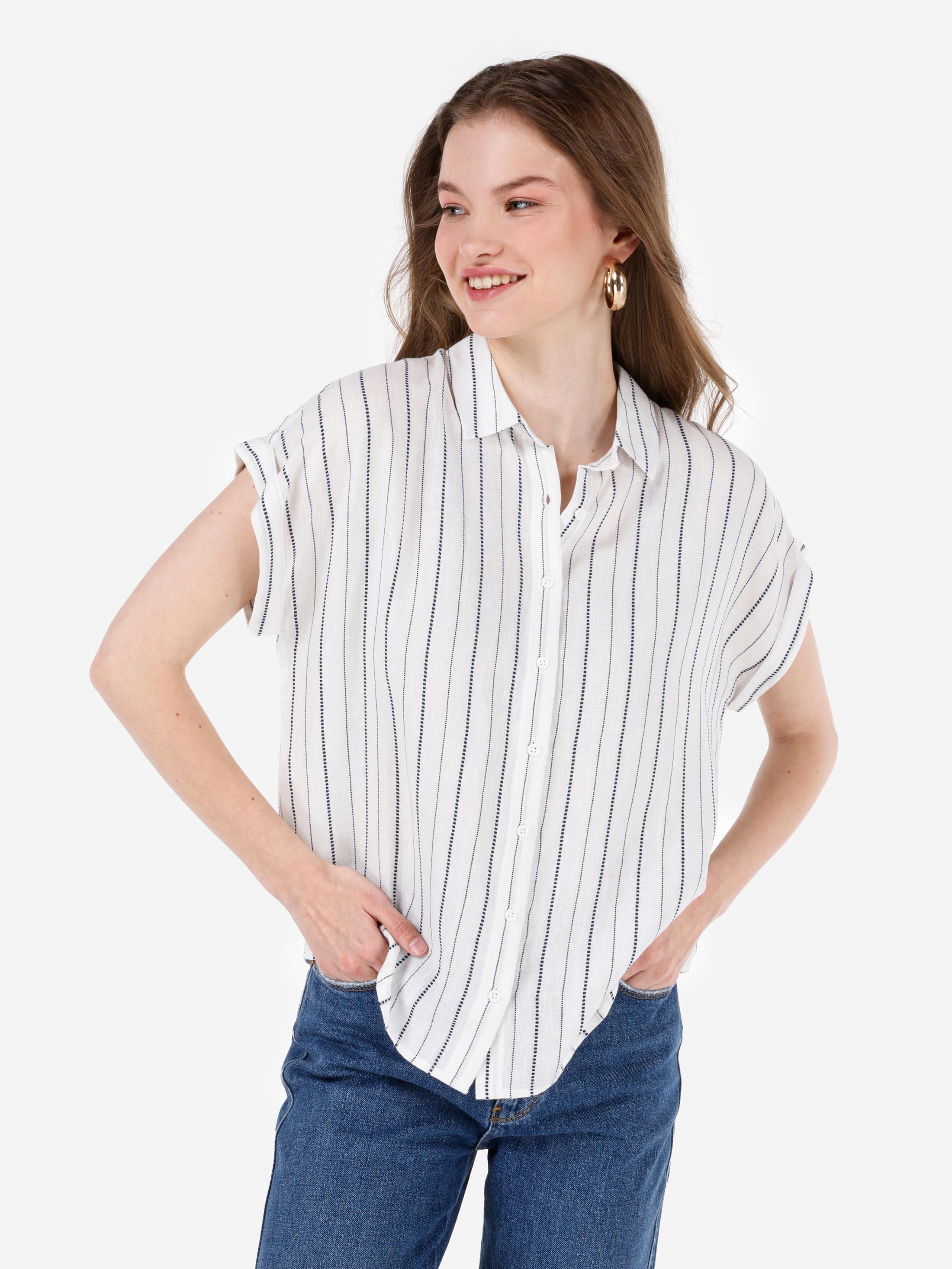 Afficher les détails de Blanc Femmes Chemise À Manches Courtes