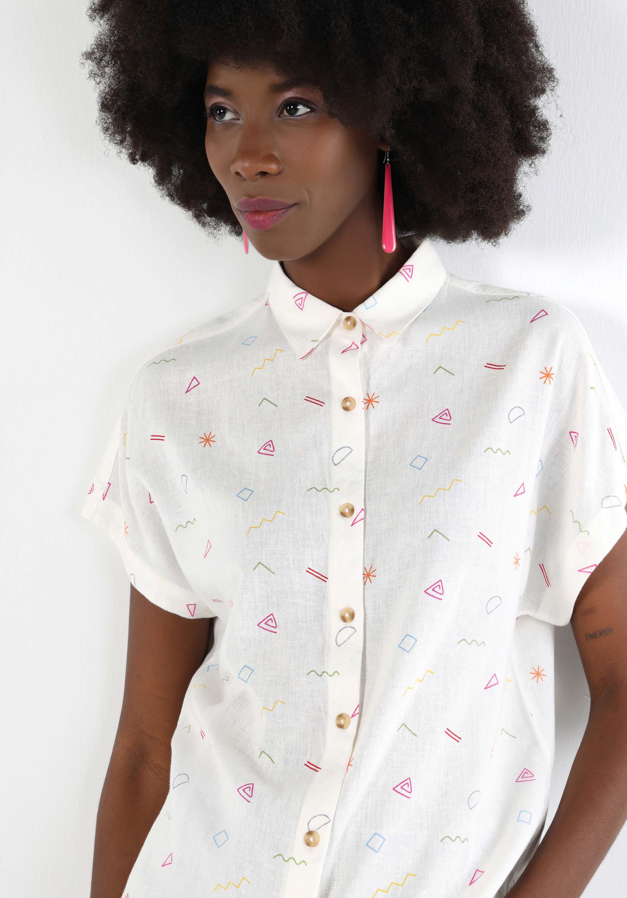 Afficher les détails de Chemise À Manches Courtes Blanche Coupe Régulière Pour Femme Cl1063890