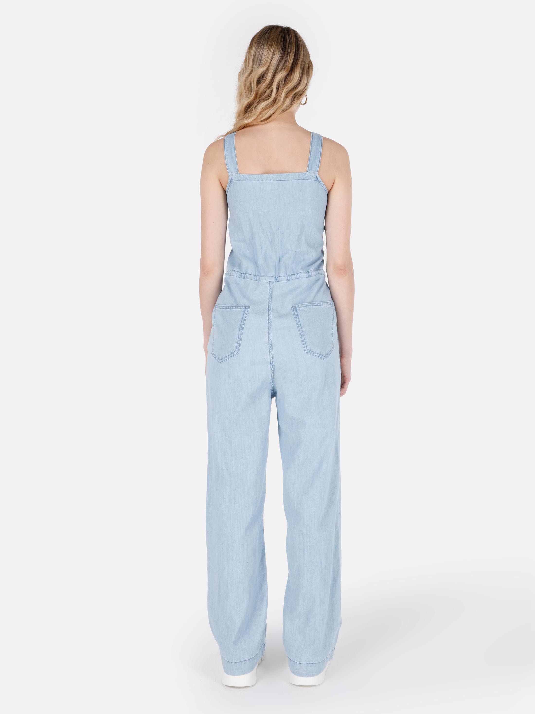 Afficher les détails de Bleu Femmes Pulls