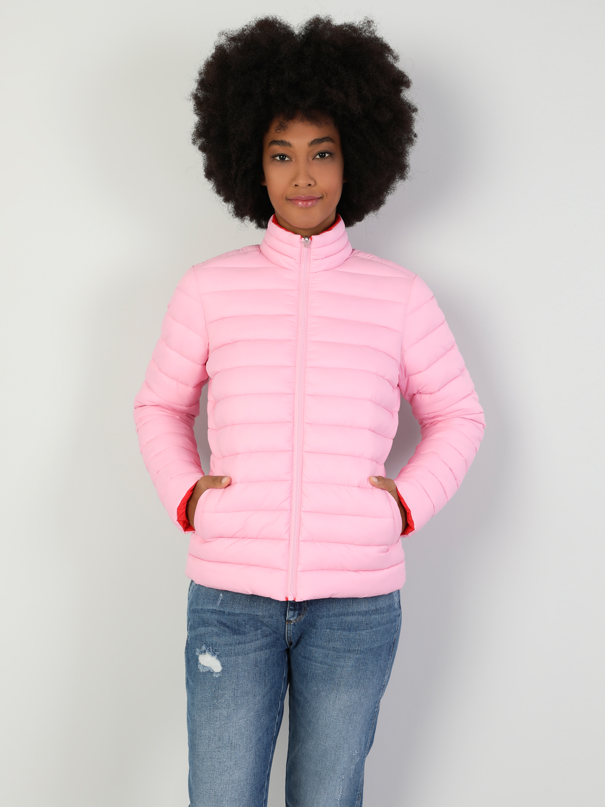Afficher les détails de Multicolou Femmes Vestes