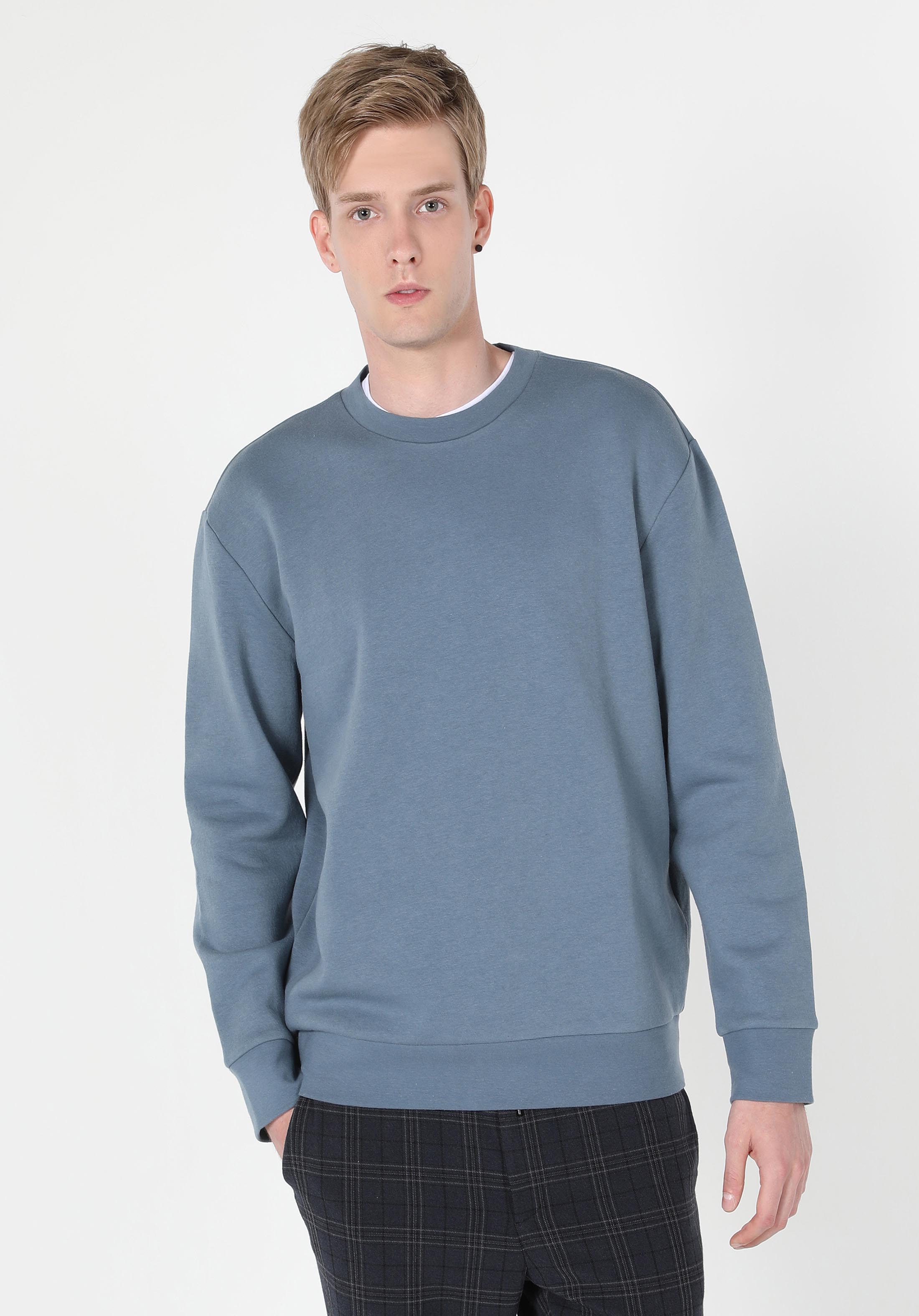 Afficher les détails de Bleu Homme Pull-over