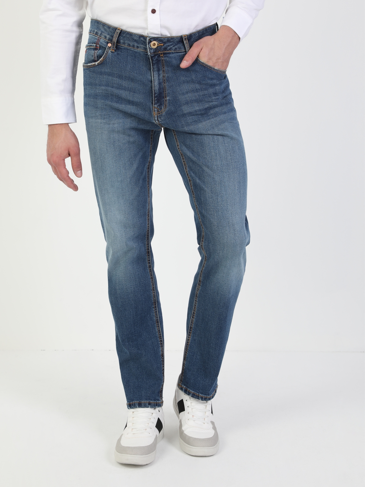 045 David Pantalon En Jean Taille Moyenne A Jambe Droite Et Coupe Reguliere Pour Homme OUTLET Colin s