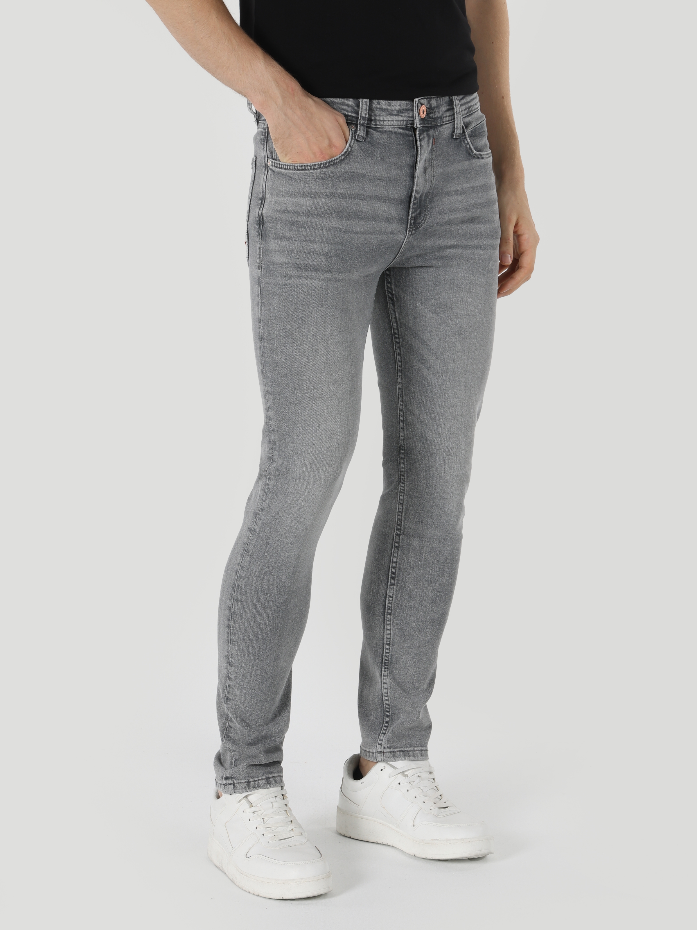 Afficher les détails de 035 Ryan Super Slim Fit Taille Haute Jambe Étroite Pantalon En Jean Gris Pour Hommes