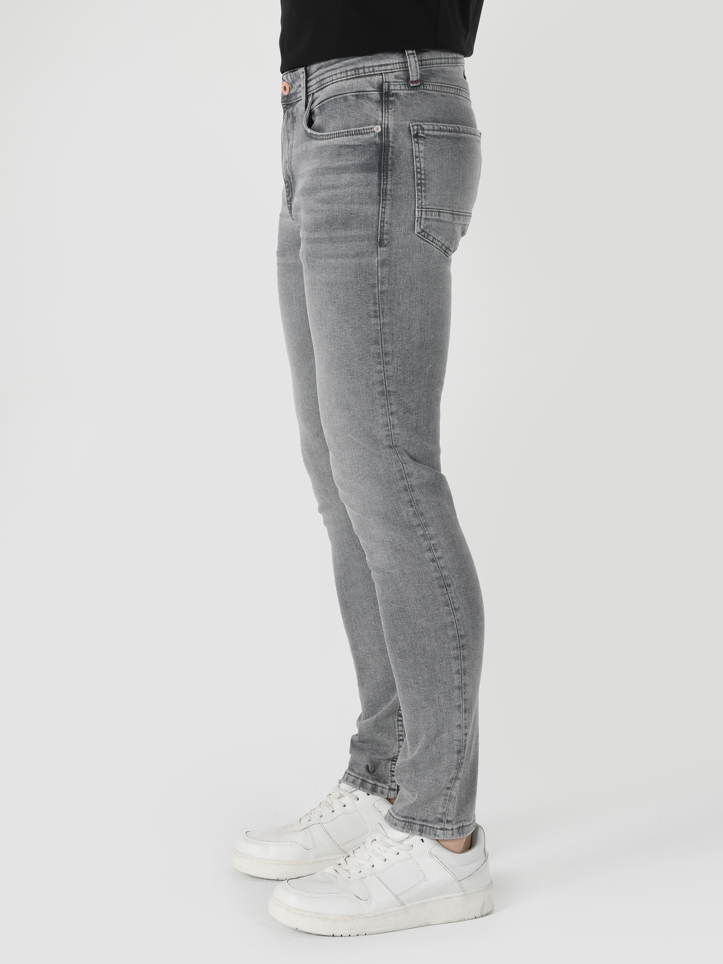 Afficher les détails de 035 Ryan Super Slim Fit Taille Haute Jambe Étroite Pantalon En Jean Gris Pour Hommes