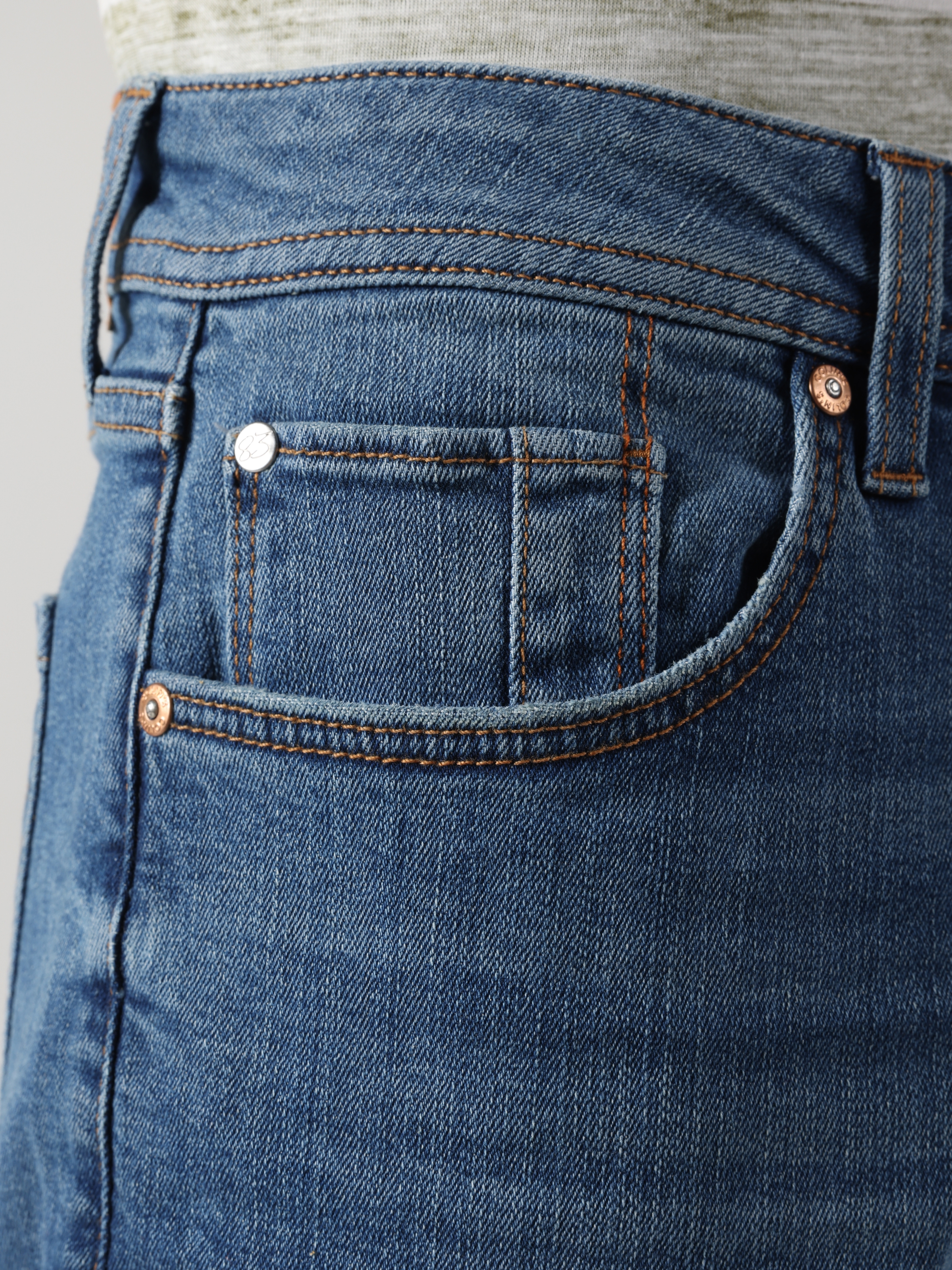 Afficher les détails de Short Bleu Taille Moyenne Pour Homme, Coupe Régulière, Avec Poche
