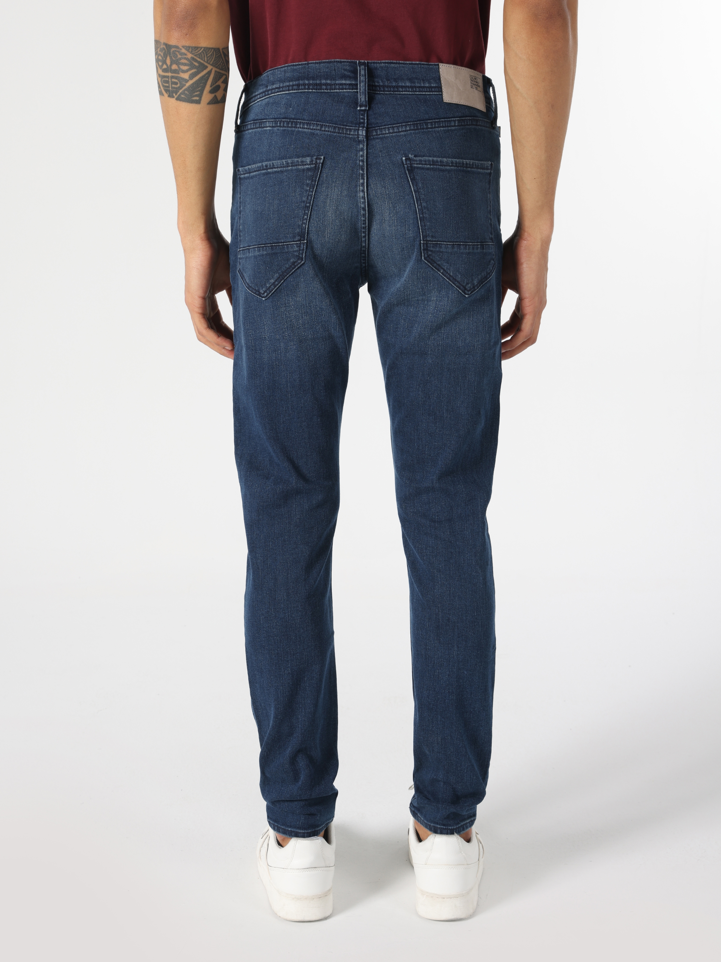 Afficher les détails de 040 Alex Slim Fit Taille Basse Jambe Étroite Pantalon En Jean Bleu Pour Hommes