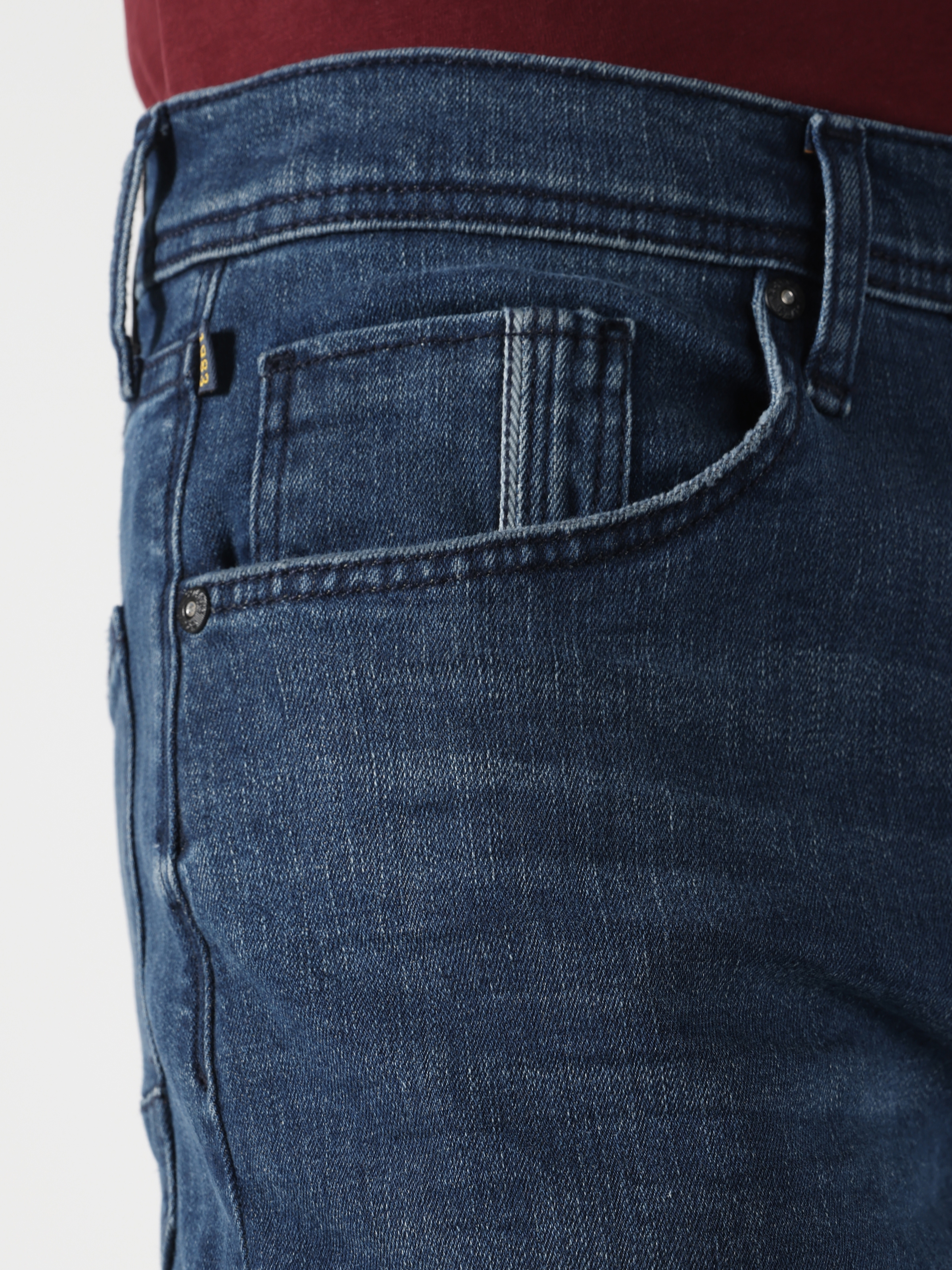 Afficher les détails de 040 Alex Slim Fit Taille Basse Jambe Étroite Pantalon En Jean Bleu Pour Hommes