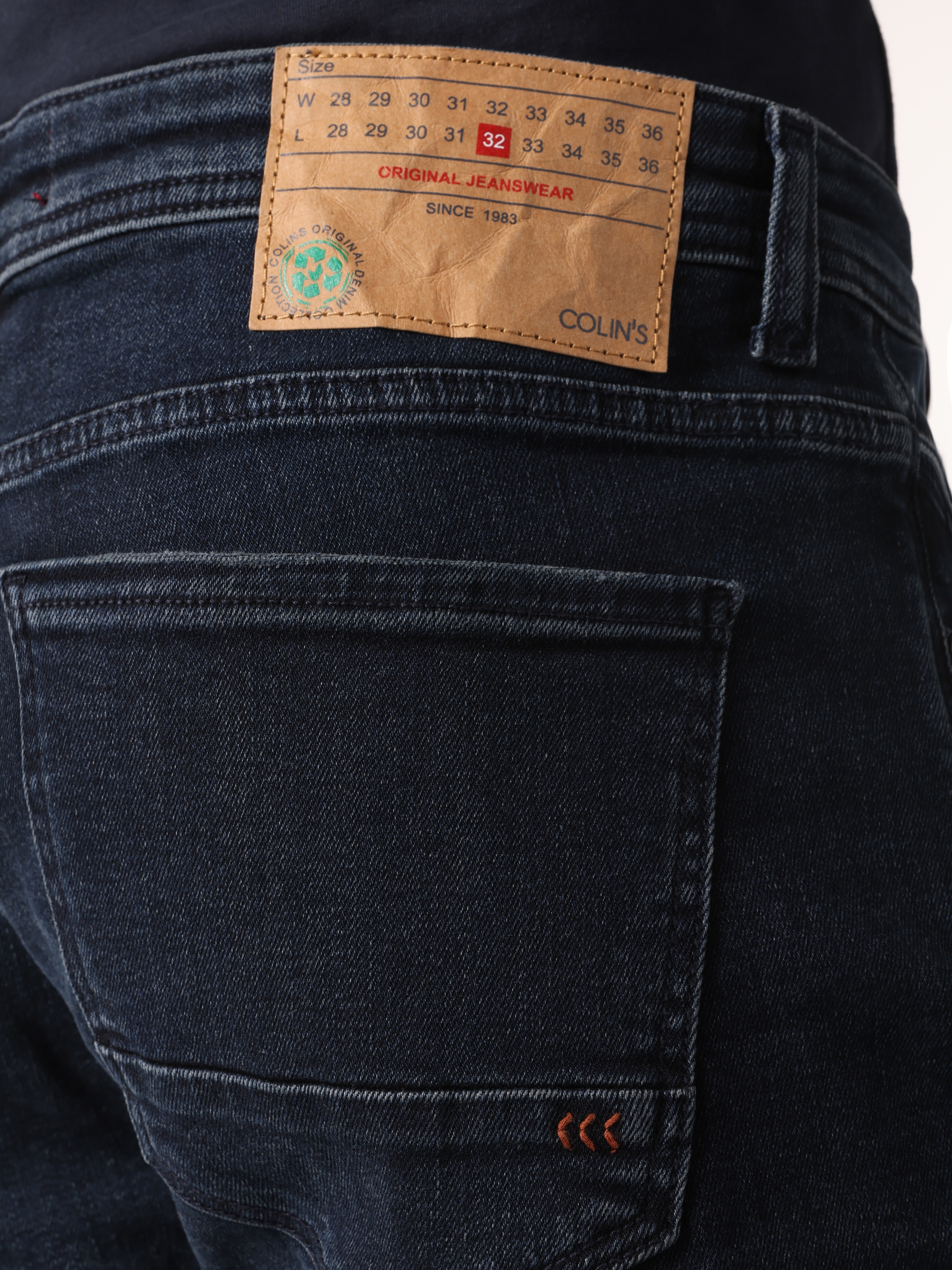 Afficher les détails de 041 Danny Slim Fit Taille Basse Jambe Étroite Jean Bleu Foncé Pantalon Pour Homme