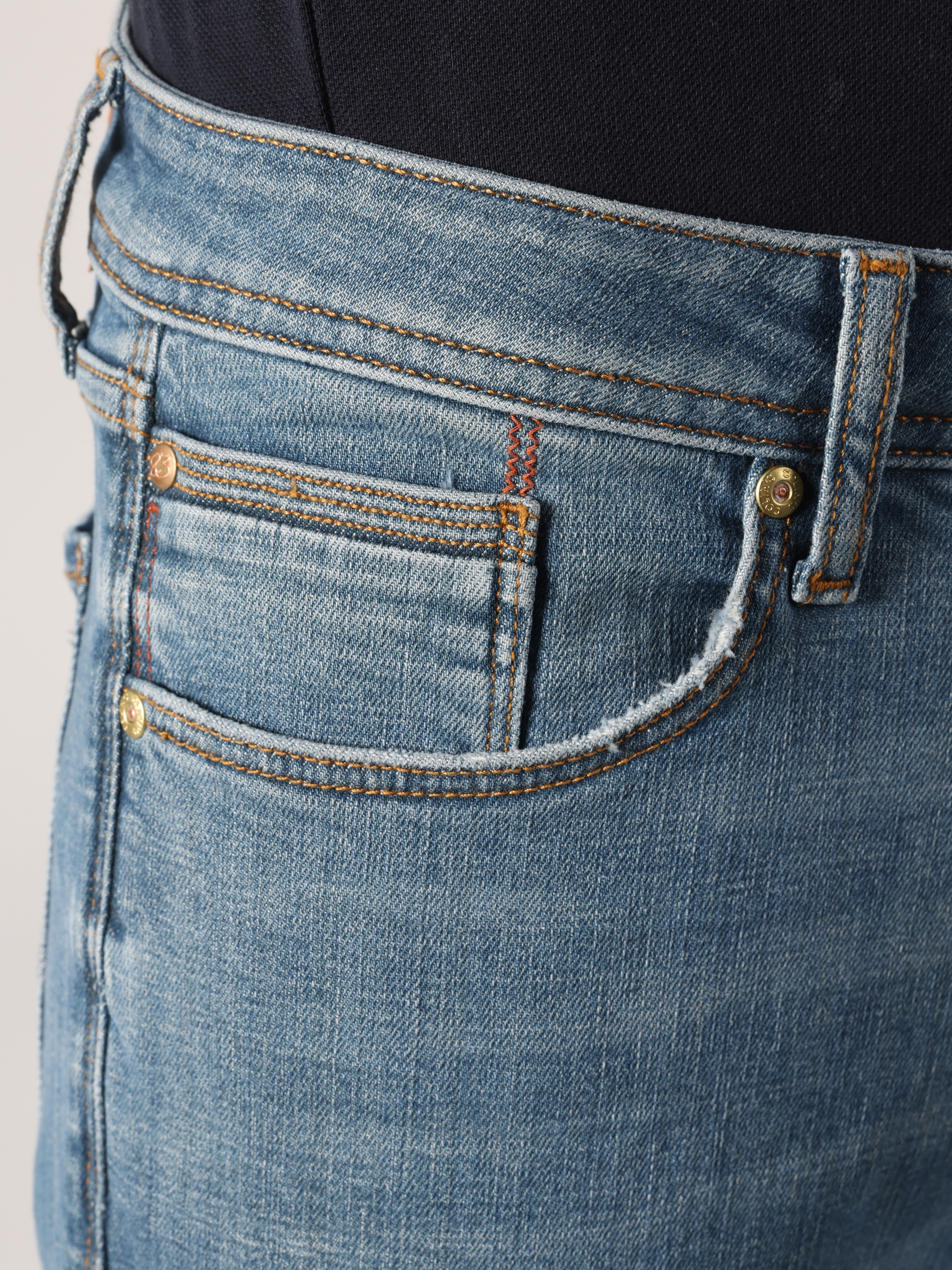 Afficher les détails de 044 Karl Pantalon En Jean Bleu Pour Homme, Coupe Régulière, Taille Basse, Jambe Droite
