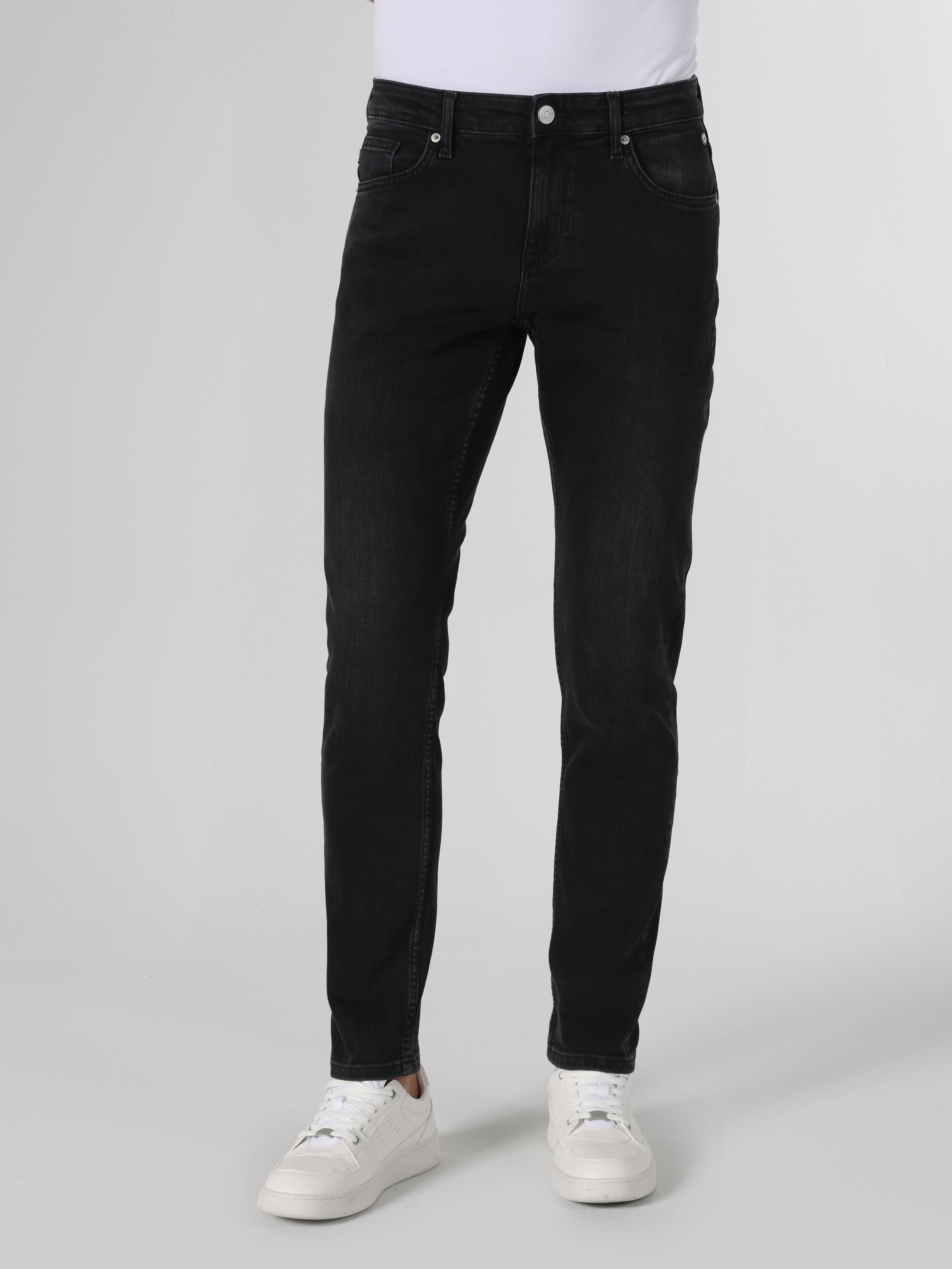Afficher les détails de 041 Danny Slim Fit Taille Basse Jambe Étroite Pantalon En Jean Noir Pour Hommes