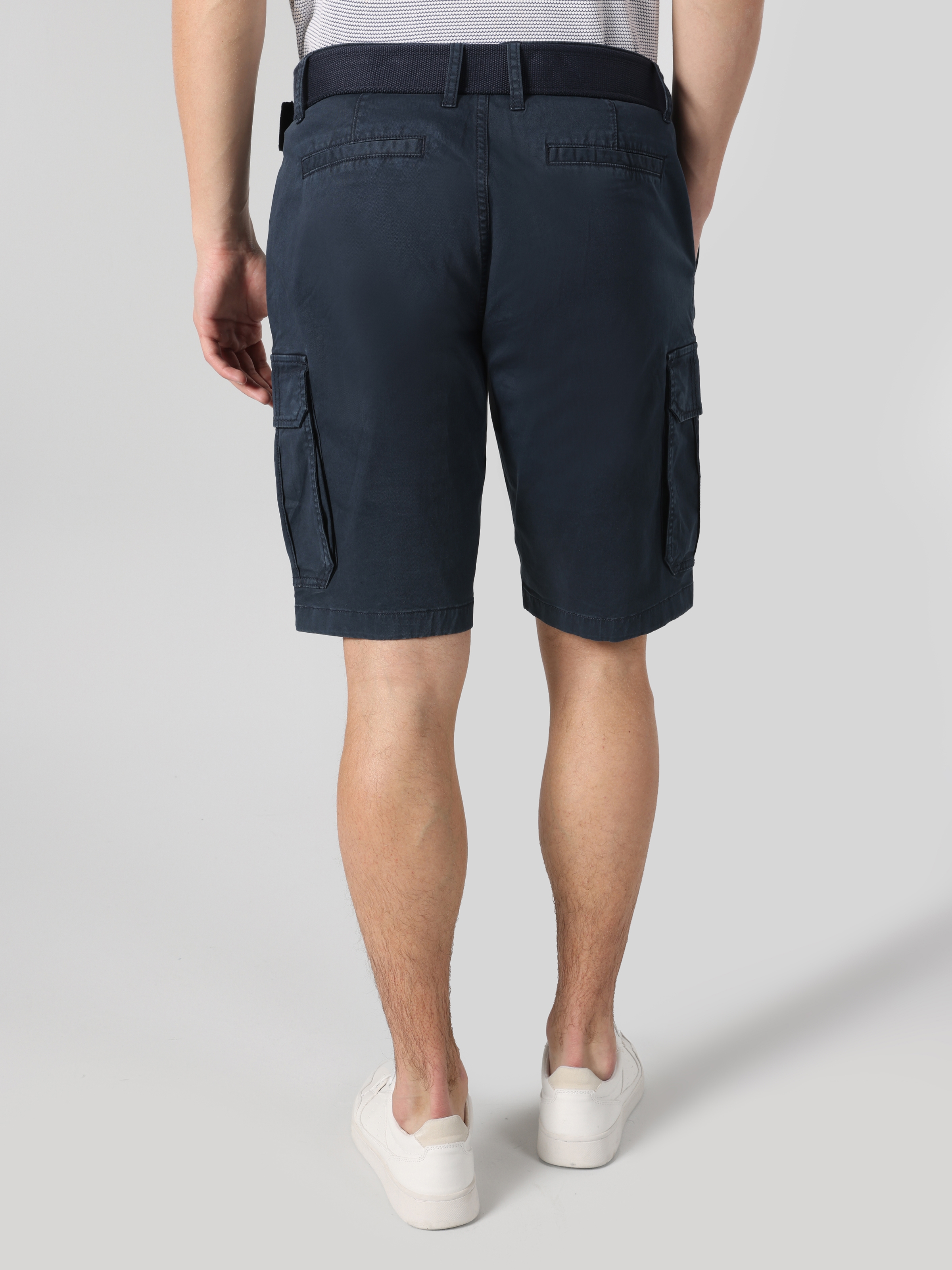 Afficher les détails de Short Homme Bleu Marine Coupe Regular Taille Moyenne