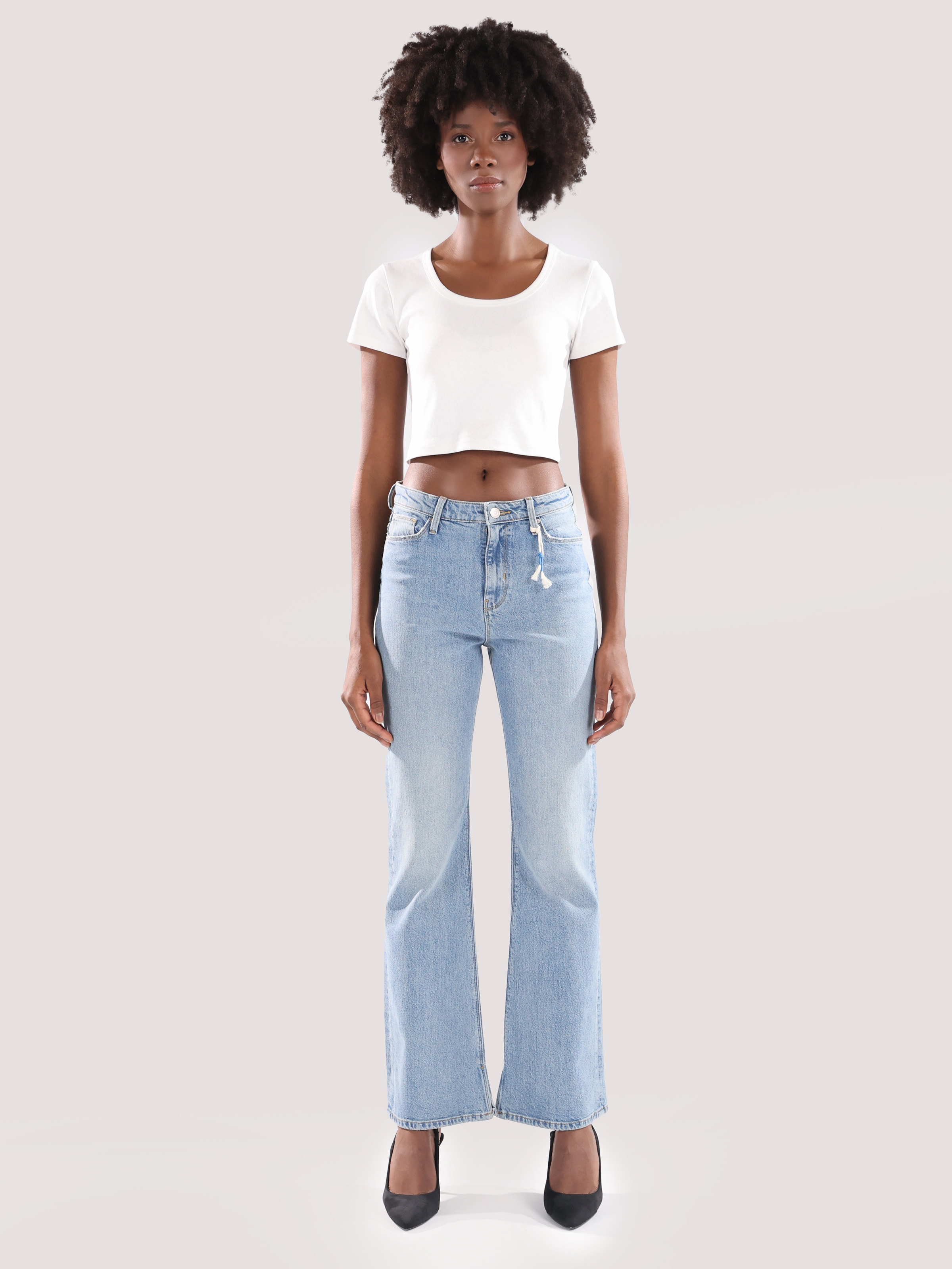 Afficher les détails de 791 Monica Coupe Régulière Taille Normale Jambe Large Bleu Pantalon En Jean Pour Femme