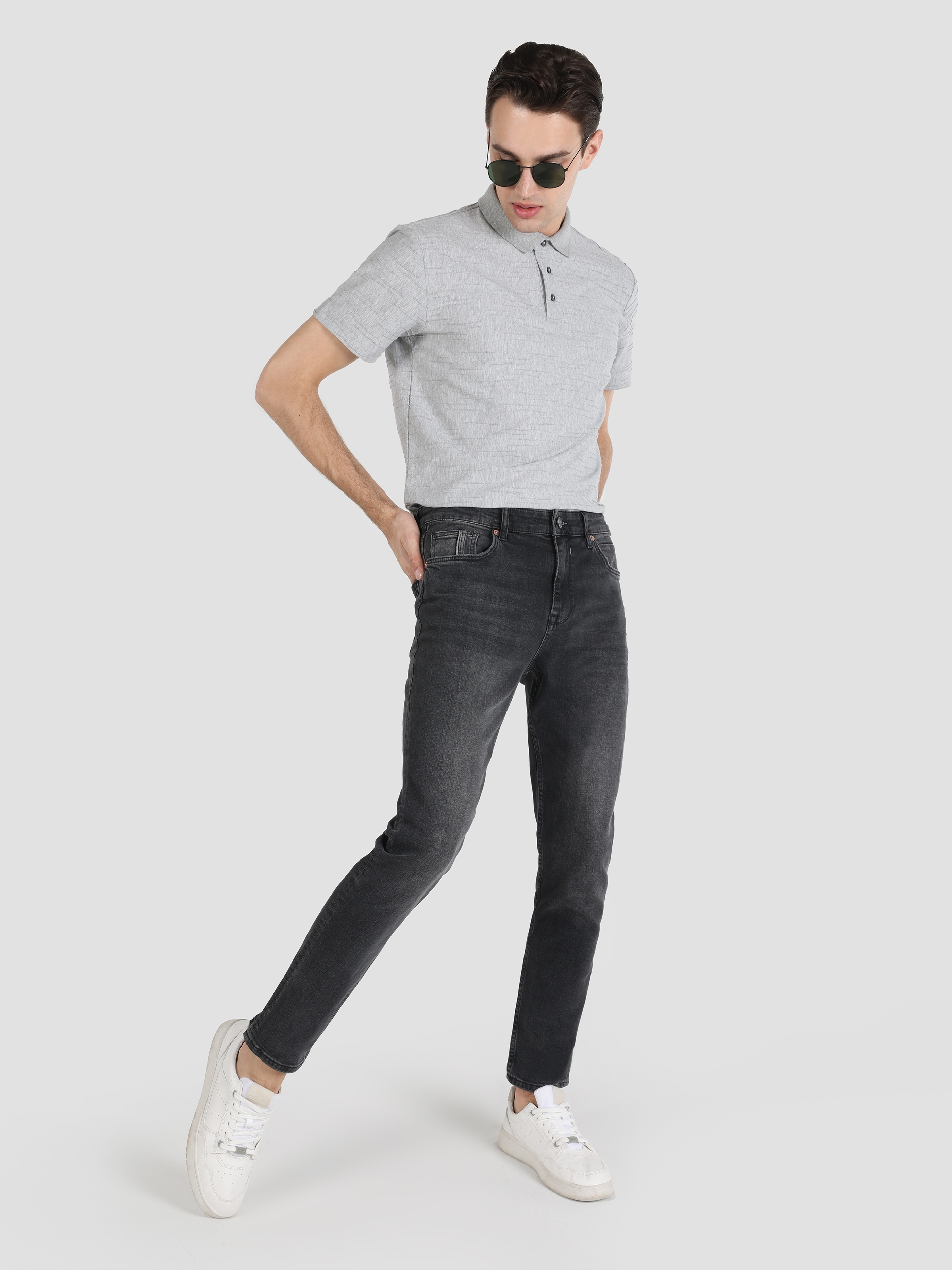 Afficher les détails de 035 Ryan Super Slim Fit Taille Haute Jambe Étroite Pantalon En Jean Noir Pour Hommes
