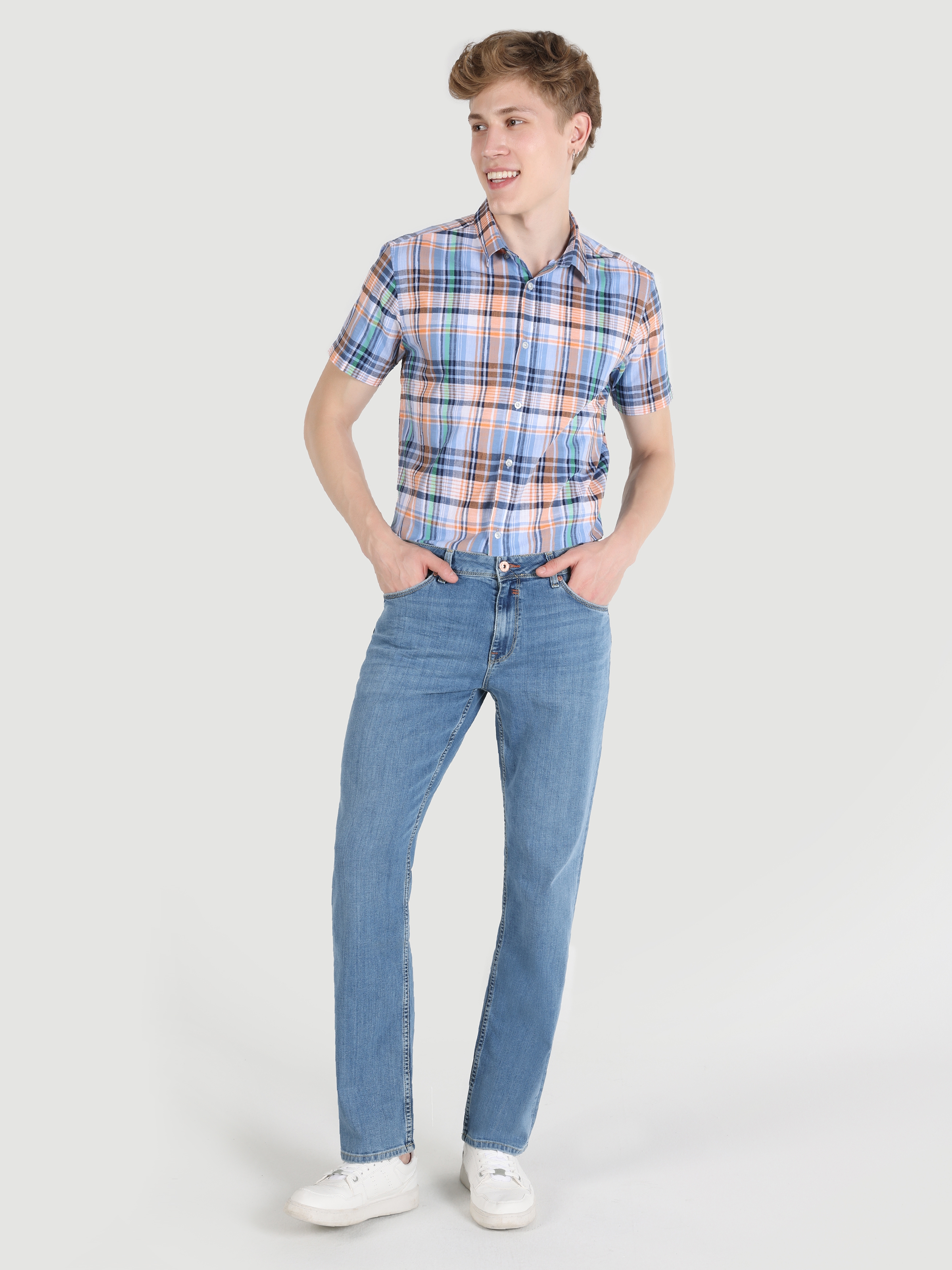 Afficher les détails de 045 David Coupe Régulière Taille Normale Jambe Droite Bleu Pantalon En Jean Pour Hommes
