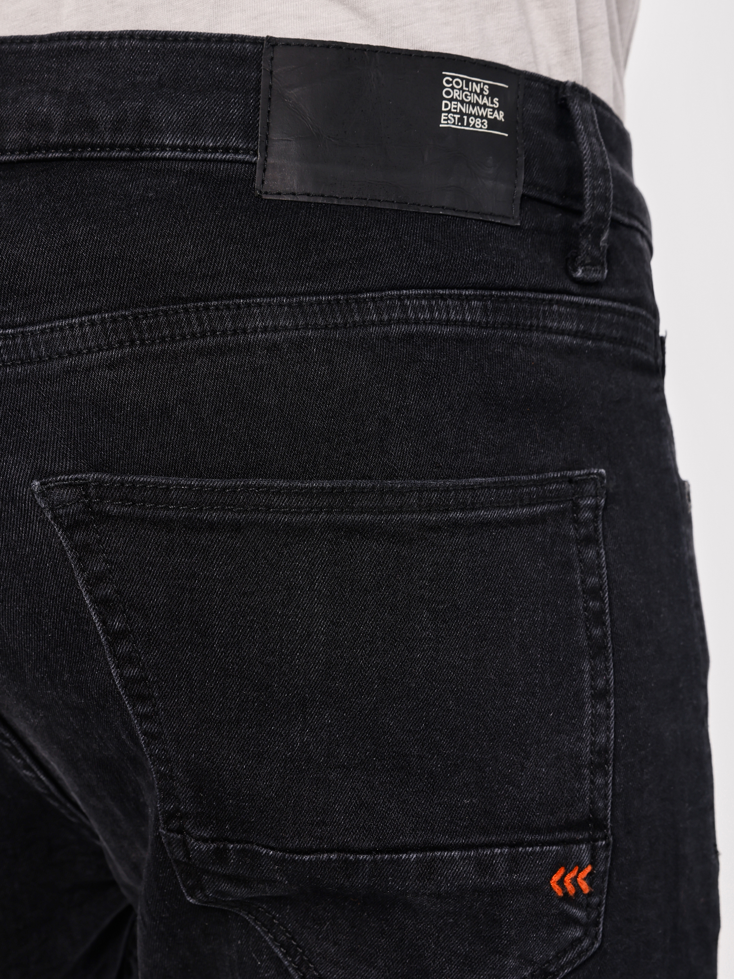 Afficher les détails de 040 Alex Super Slim Fit Taille Basse Jambe Étroite Pantalon En Jean Noir Pour Hommes