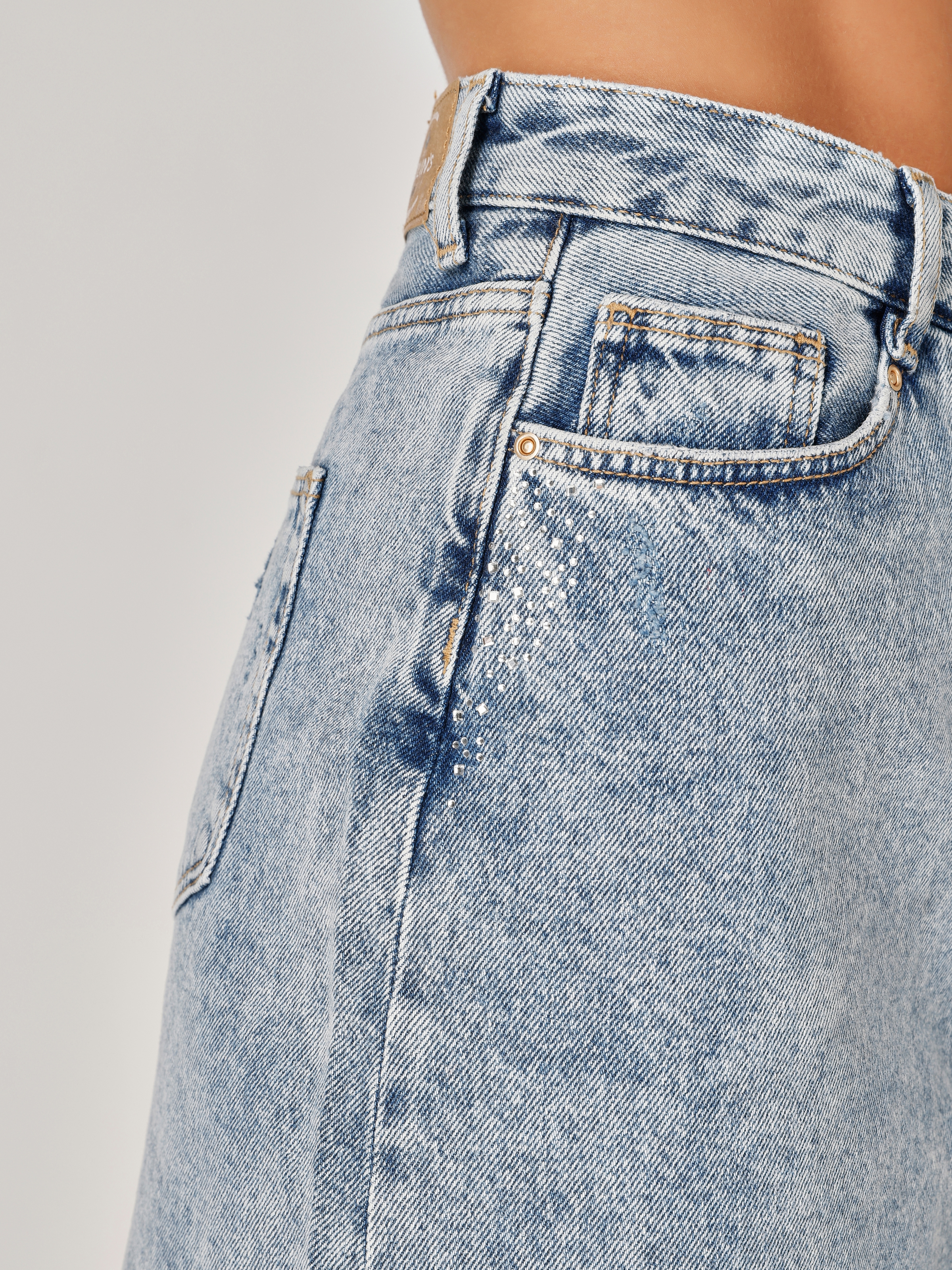 Afficher les détails de Jupe En Jean Bleue Coupe Slim Pour Femme