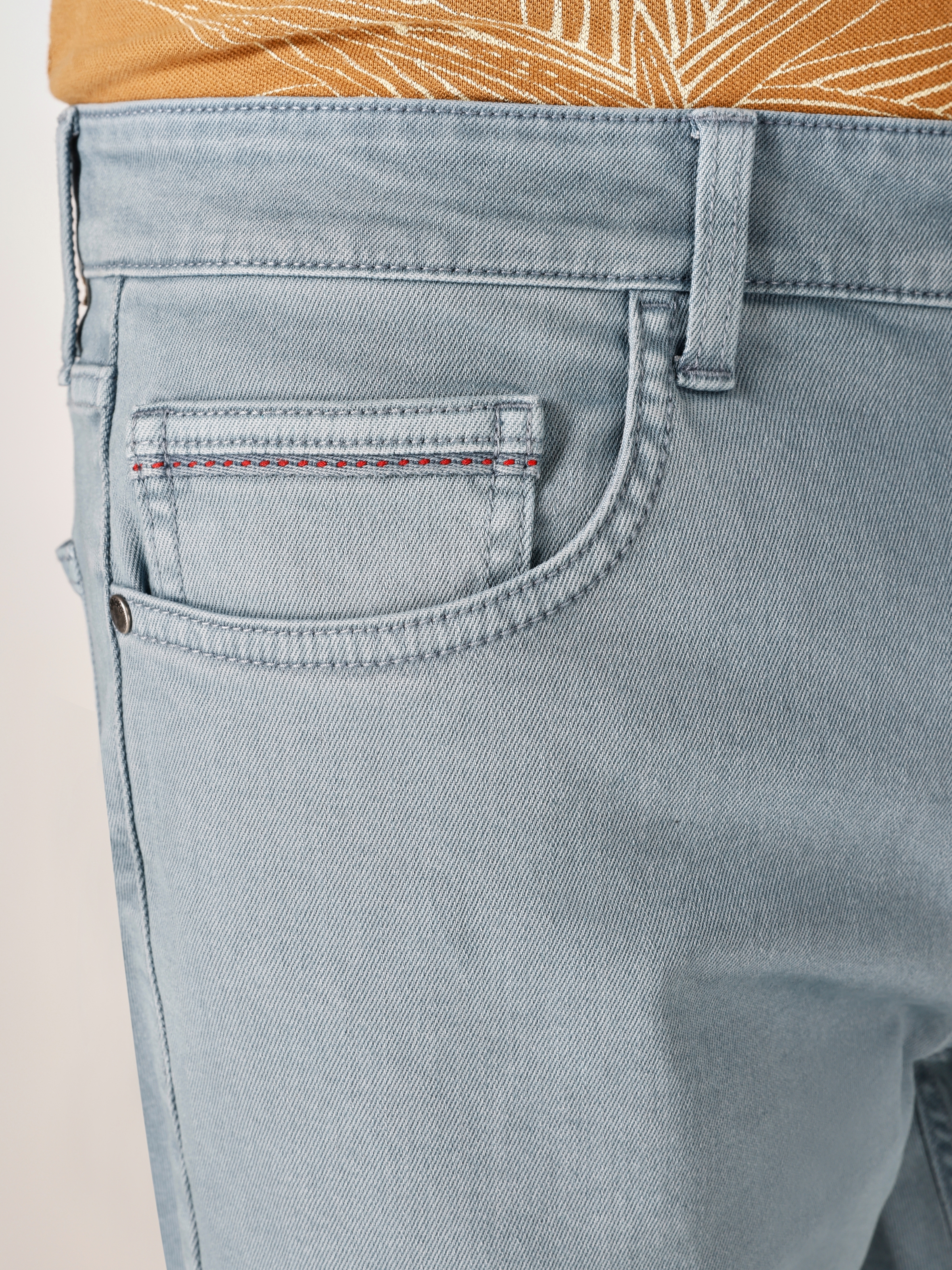 Afficher les détails de Short Bleu Taille Moyenne Pour Homme, Coupe Régulière