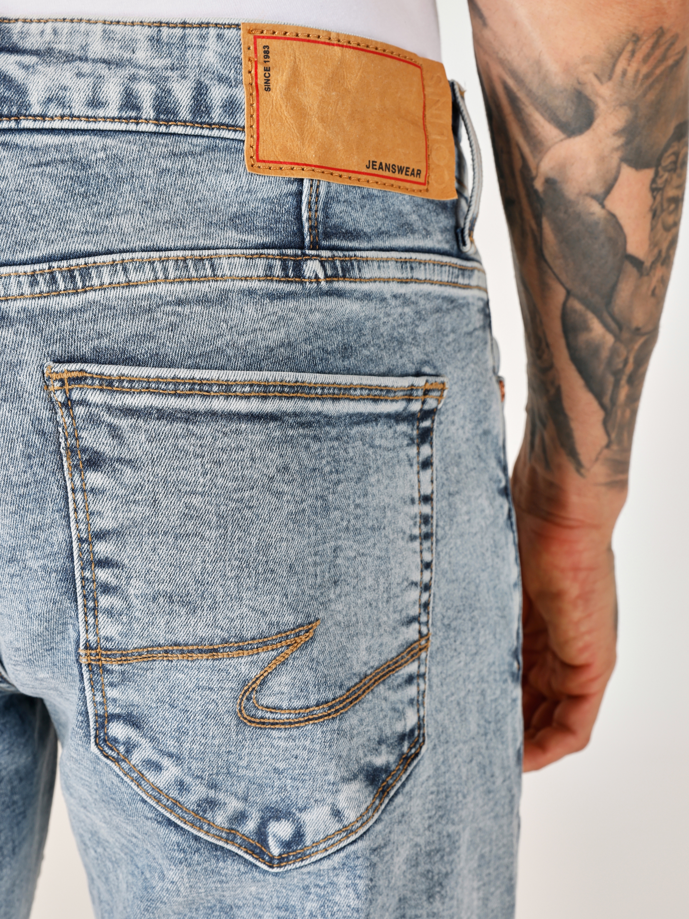 Afficher les détails de 041 Danny Slim Fit Taille Basse Jambe Droite Pantalon En Jean Bleu Pour Hommes