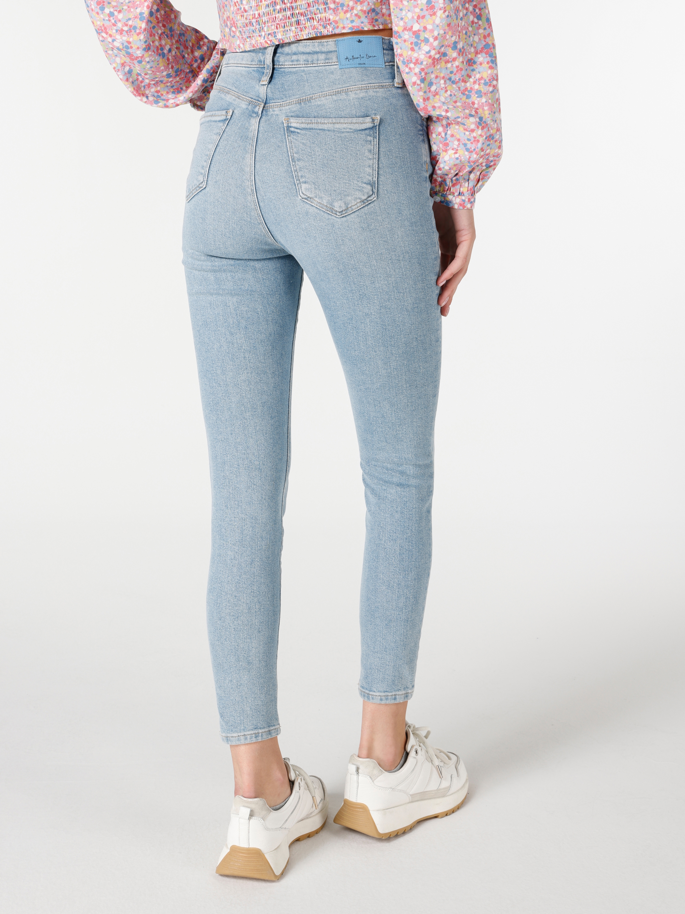 Afficher les détails de 760 Diana Super Slim Fit Taille Haute Jambe Skinny Bleu Pantalon En Jean Pour Femme
