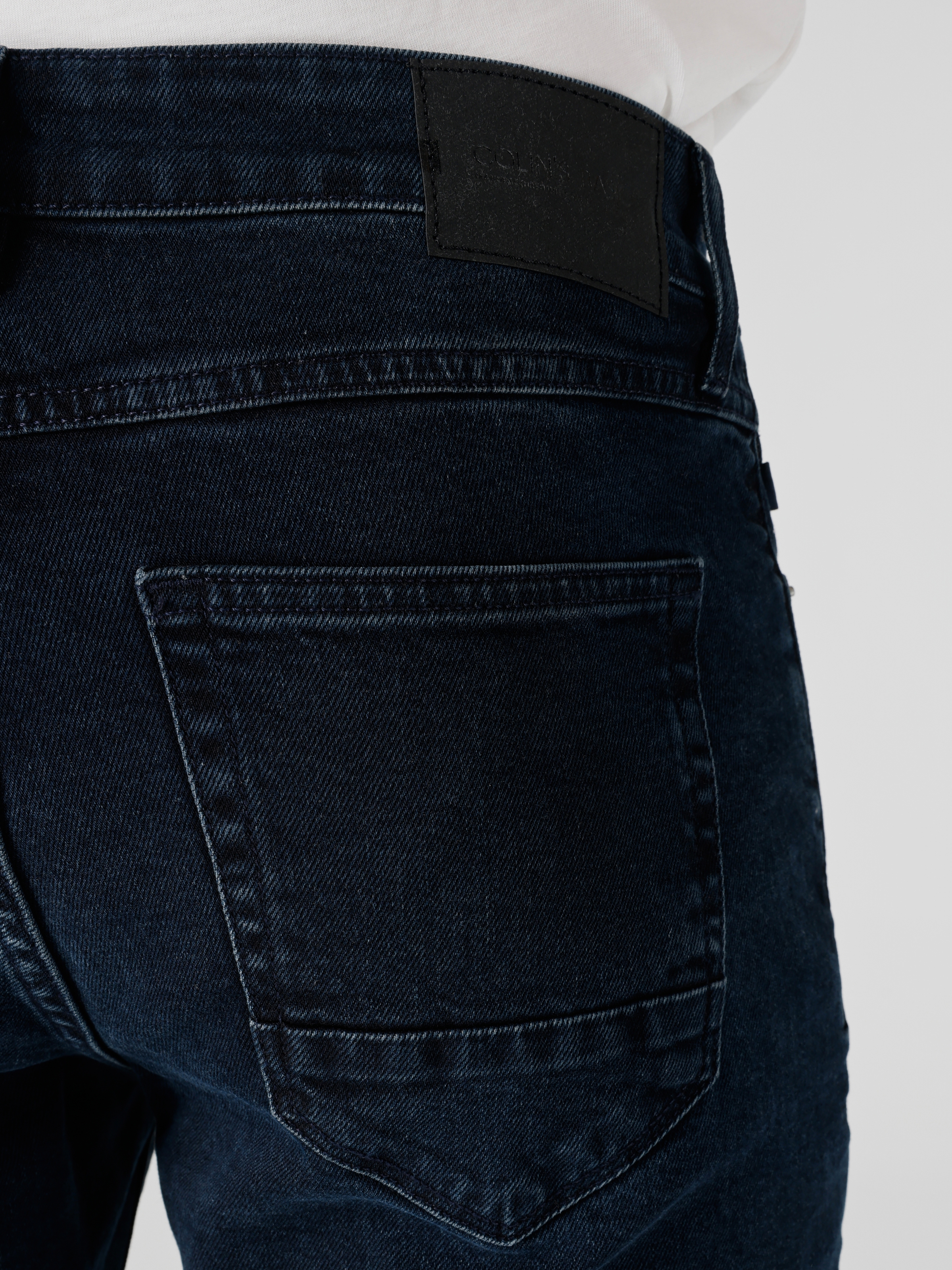 Afficher les détails de 041 Danny Slim Fit Taille Basse Jambe Étroite Pantalon En Jean Bleu Foncé Pour Hommes