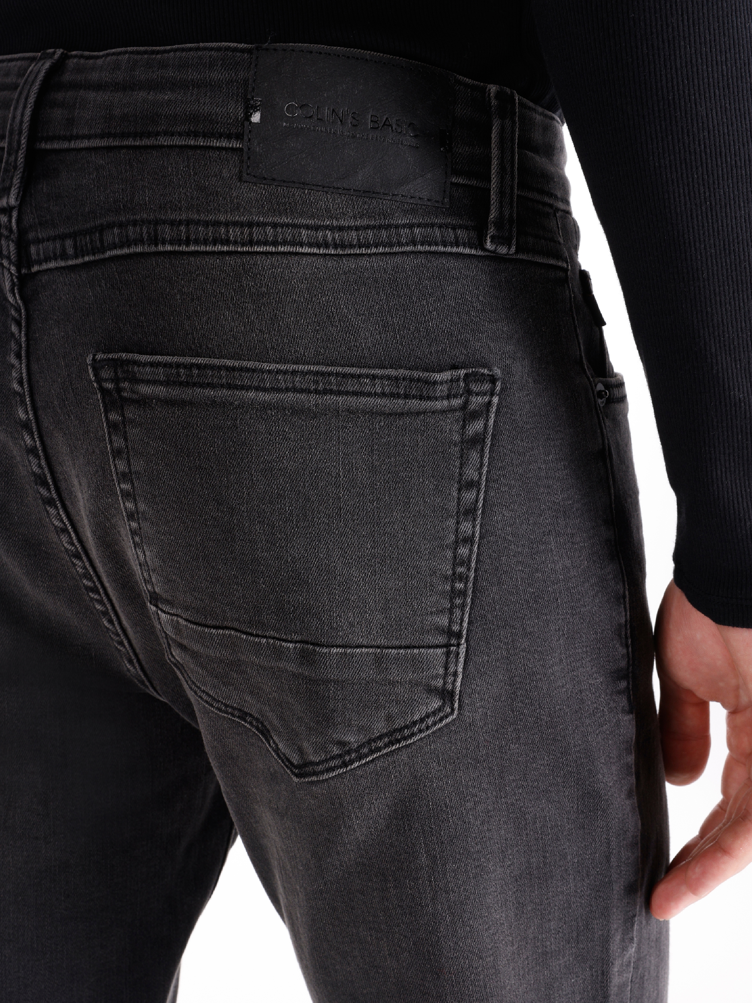 Afficher les détails de Pantalon Noir Pour Homme