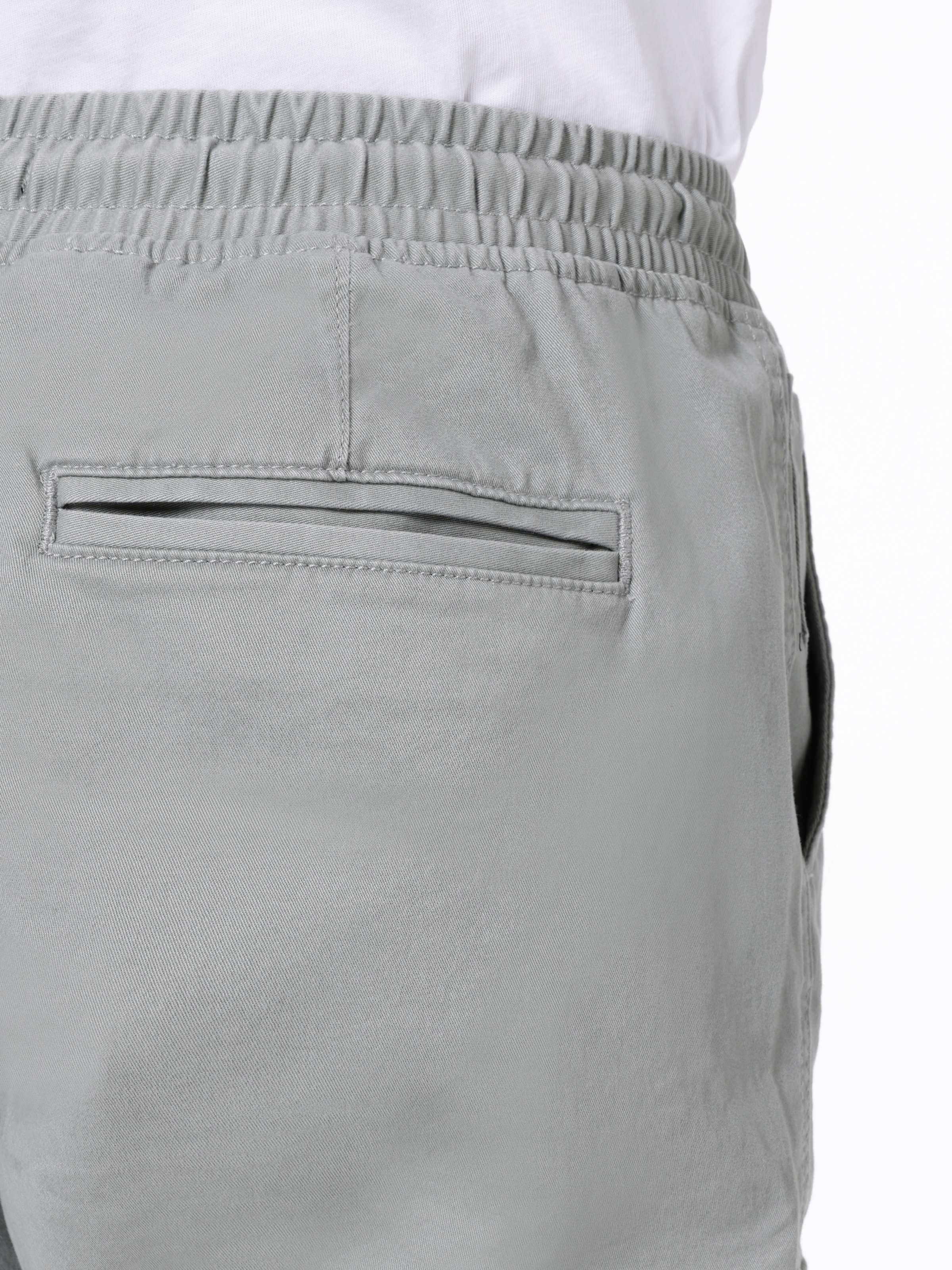 Afficher les détails de Vert HOMME Pantalons