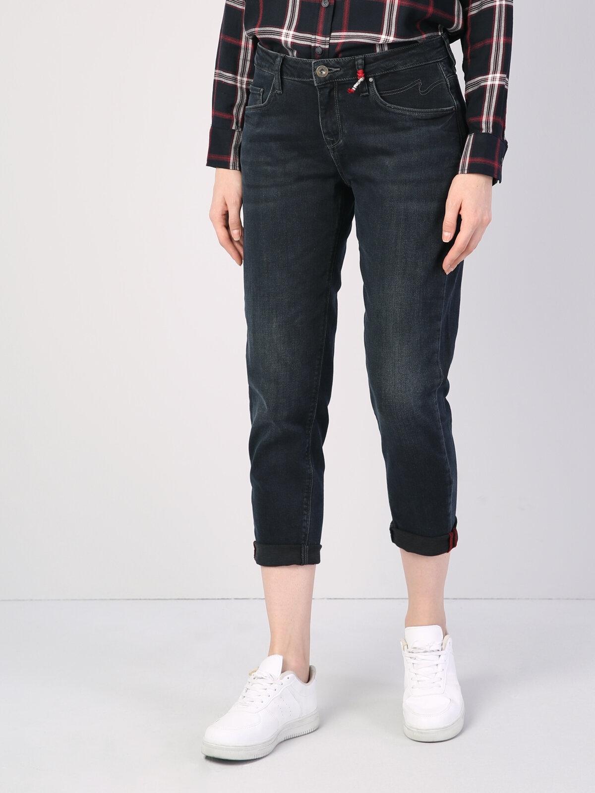 893 Julia Pantalon En Jean Bleu Taille Moyenne Jambe Fuselee Coupe Boyfriend Pour Femme Vetement Femme Colin s