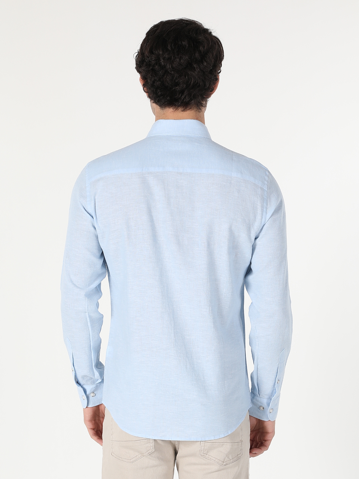 Afficher les détails de Chemise À Manches Longues Bleue Coupe Slim Pour Homme