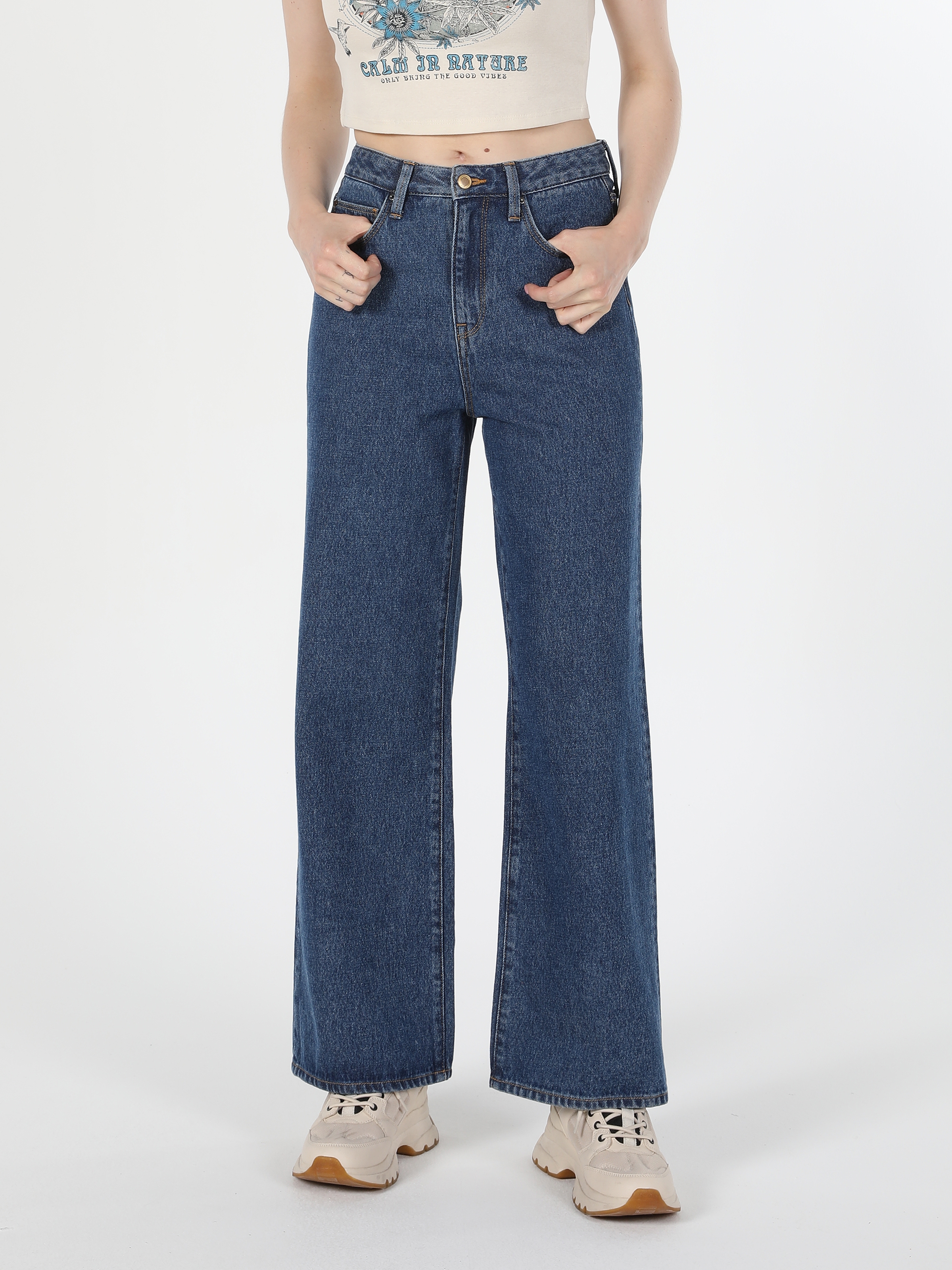 Afficher les détails de Pantalon En Jean Bleu Taille Haute Pour Femme, Coupe Régulière, Jambe Large, 970 Berry