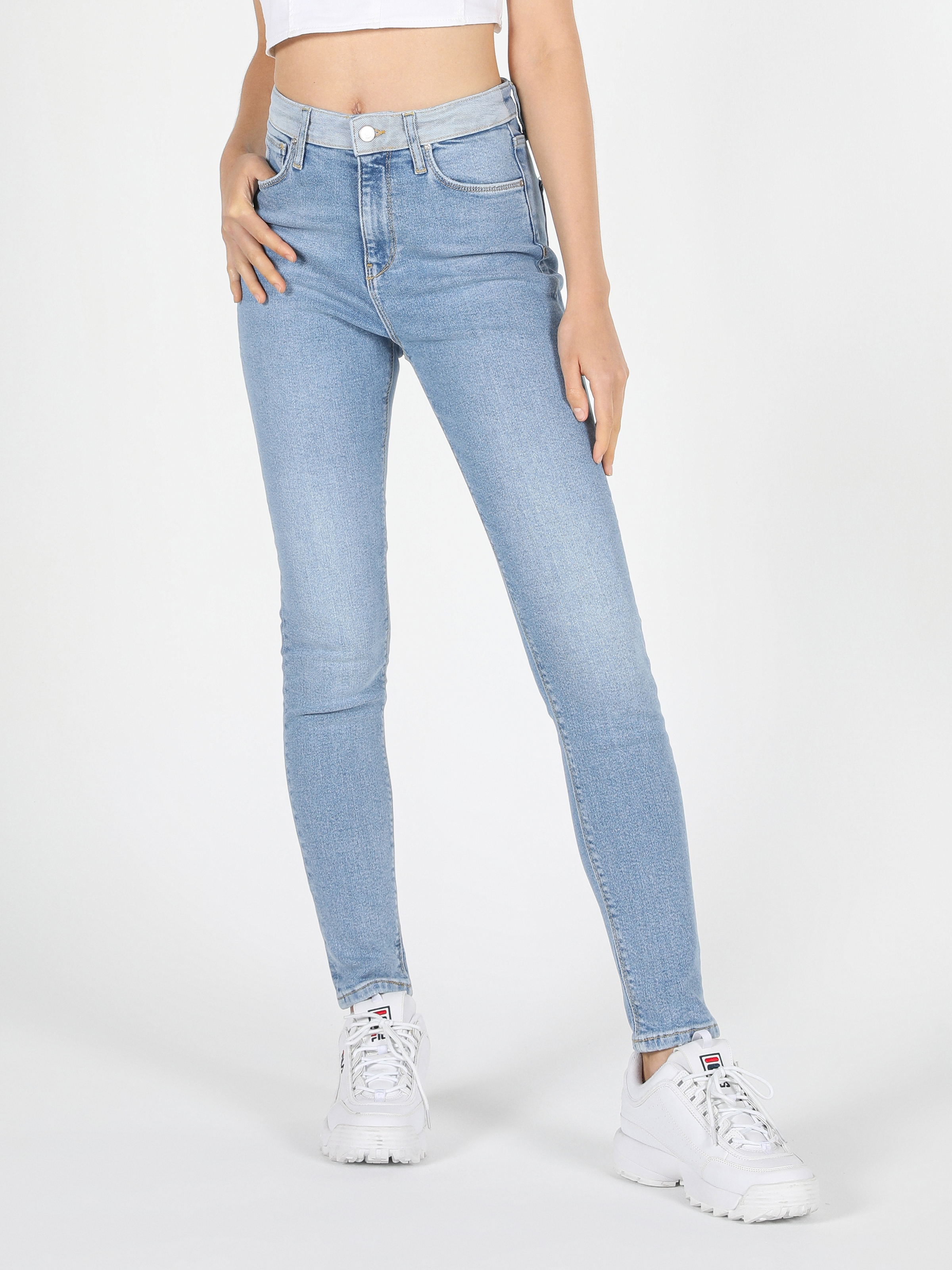 Afficher les détails de 760 Diana Pantalon En Jean Taille Haute Coupe Slim Pour Femme