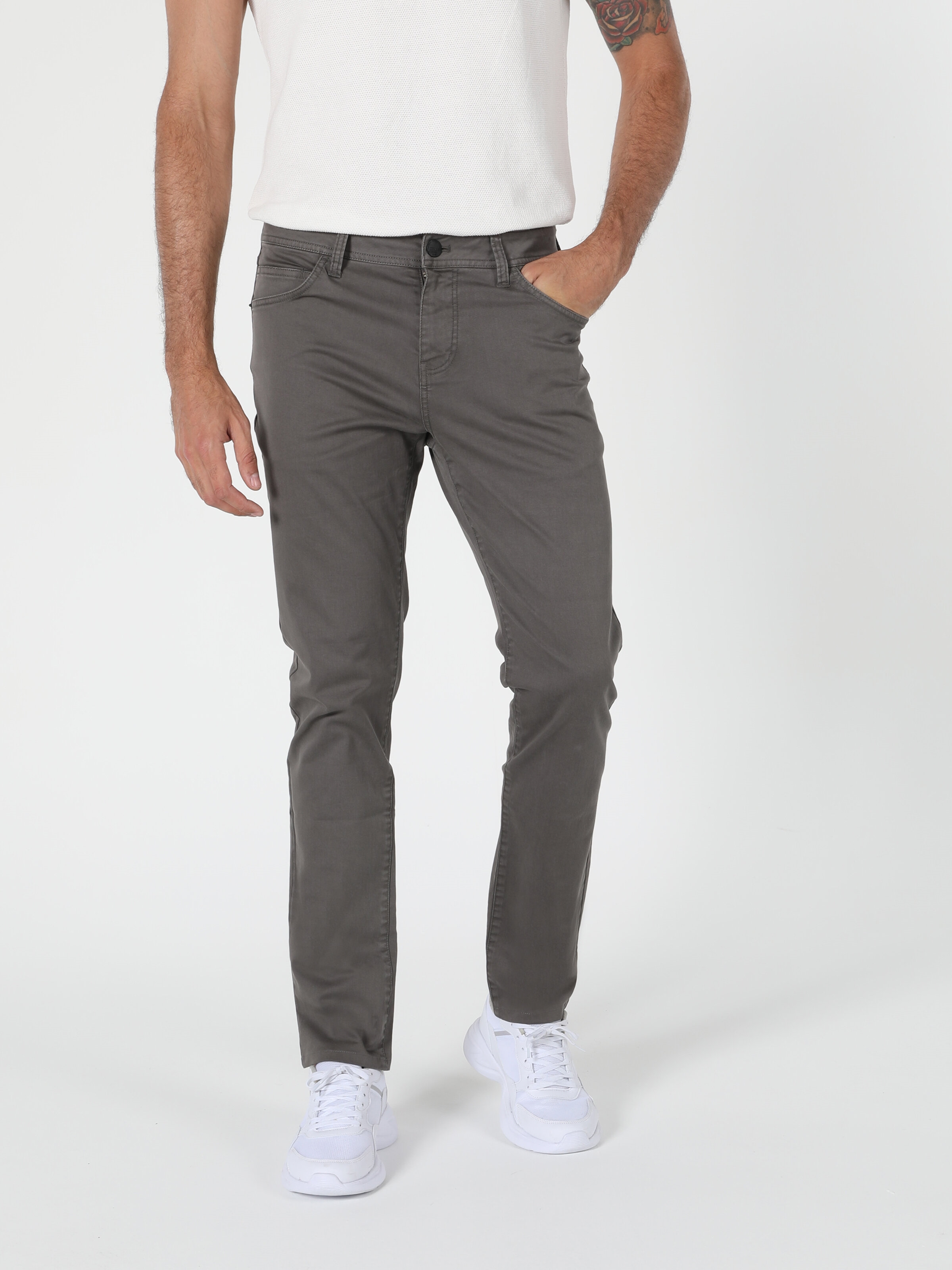 Afficher les détails de Pantalon Homme Coupe Droite Taille Basse Coupe Normale Jambe Droite Anthracite