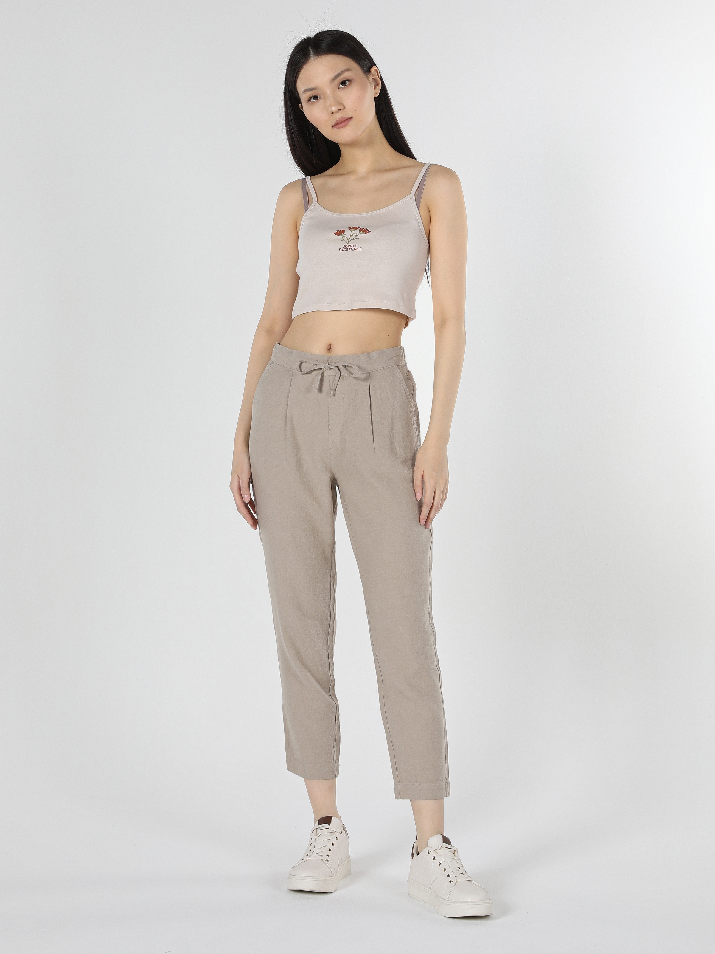 Afficher les détails de Pantalon Femme Beige Taille Basse Coupe Normale Jambe Droite