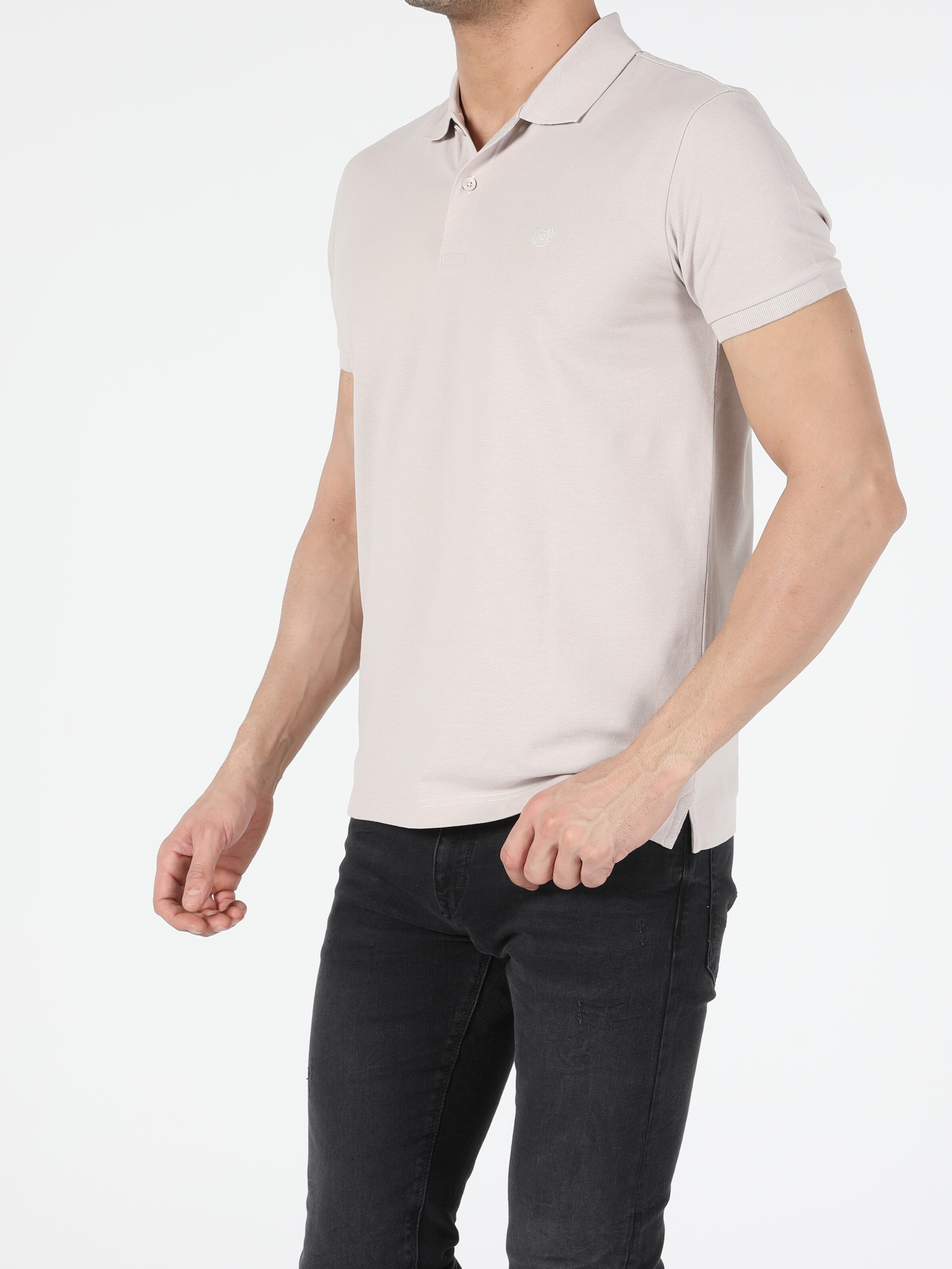 Afficher les détails de  T-Shirt Polo Beige Hommes