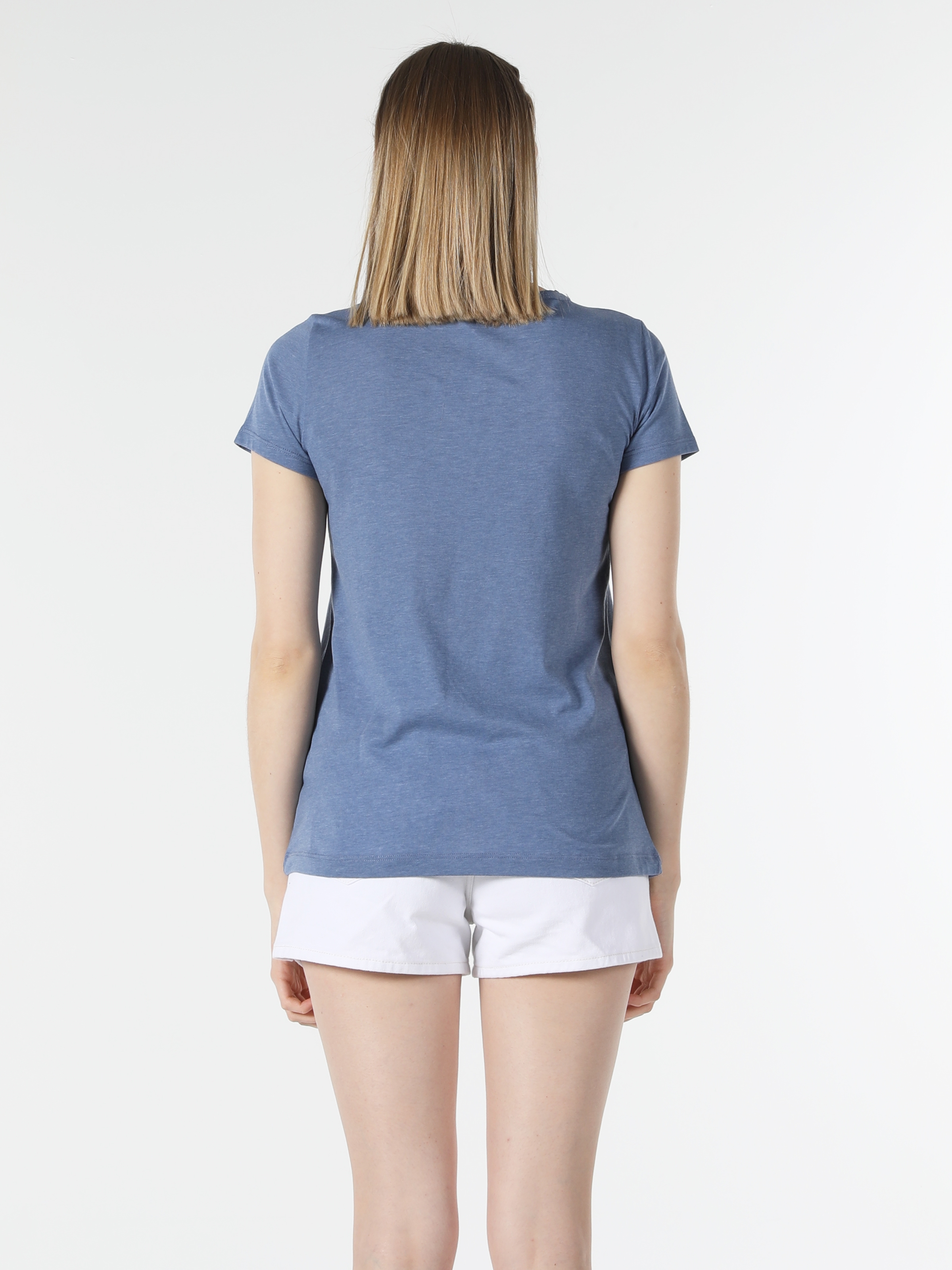 Afficher les détails de T-Shirt Bleu À Manches Courtes Pour Femmes, Coupe Régulière, Col En V, Tricoté