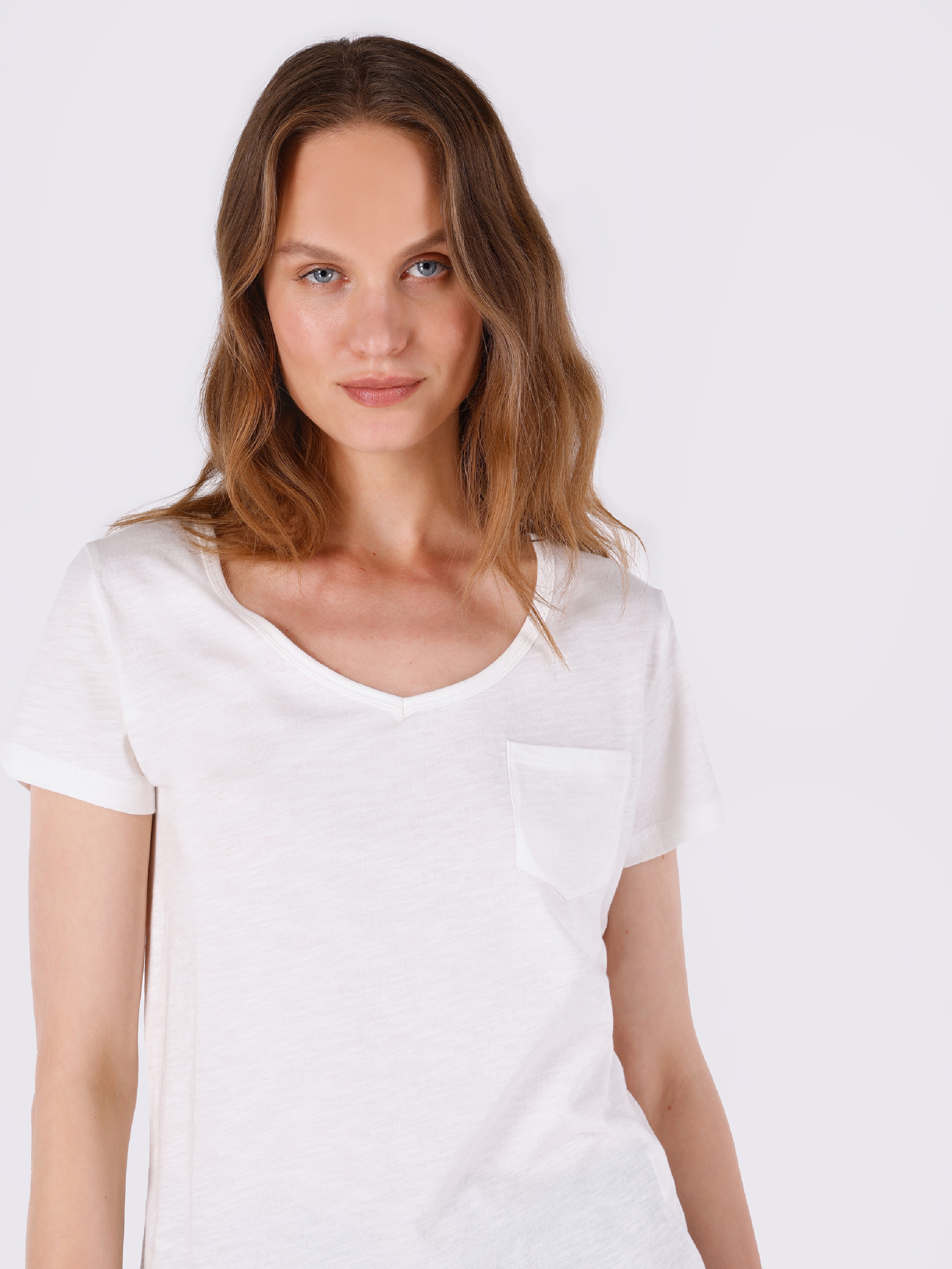Afficher les détails de T-Shirt Blanc À Manches Courtes Pour Femmes, Coupe Régulière, Col En V, Tricoté