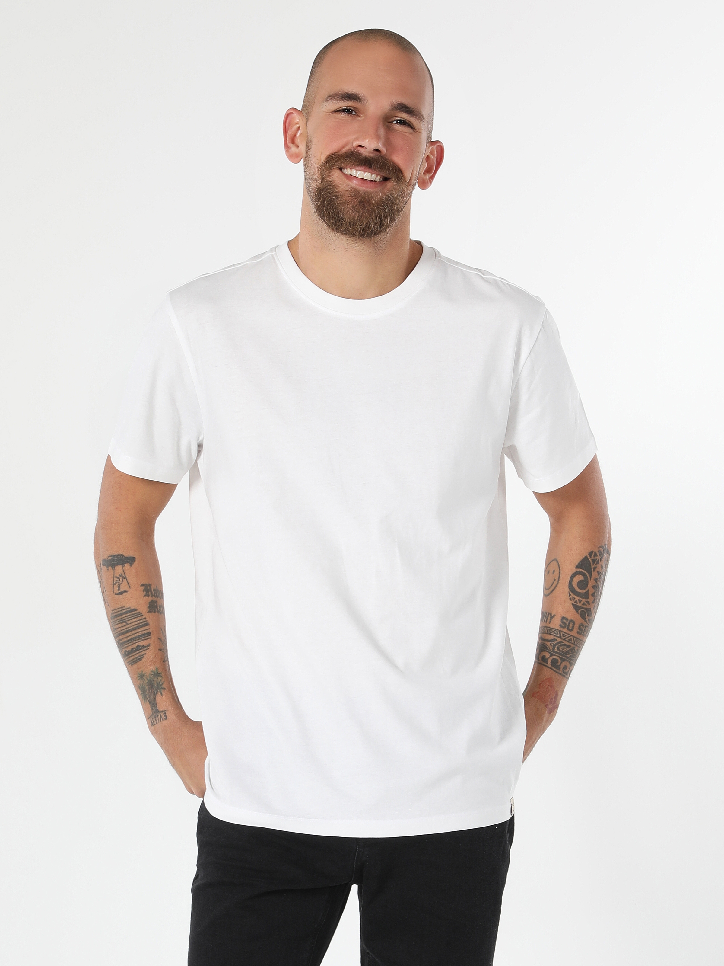 Afficher les détails de T-Shirt À Manches Courtes Pour Hommes, Coupe Confortable, Col Rond, Basique, Blanc
