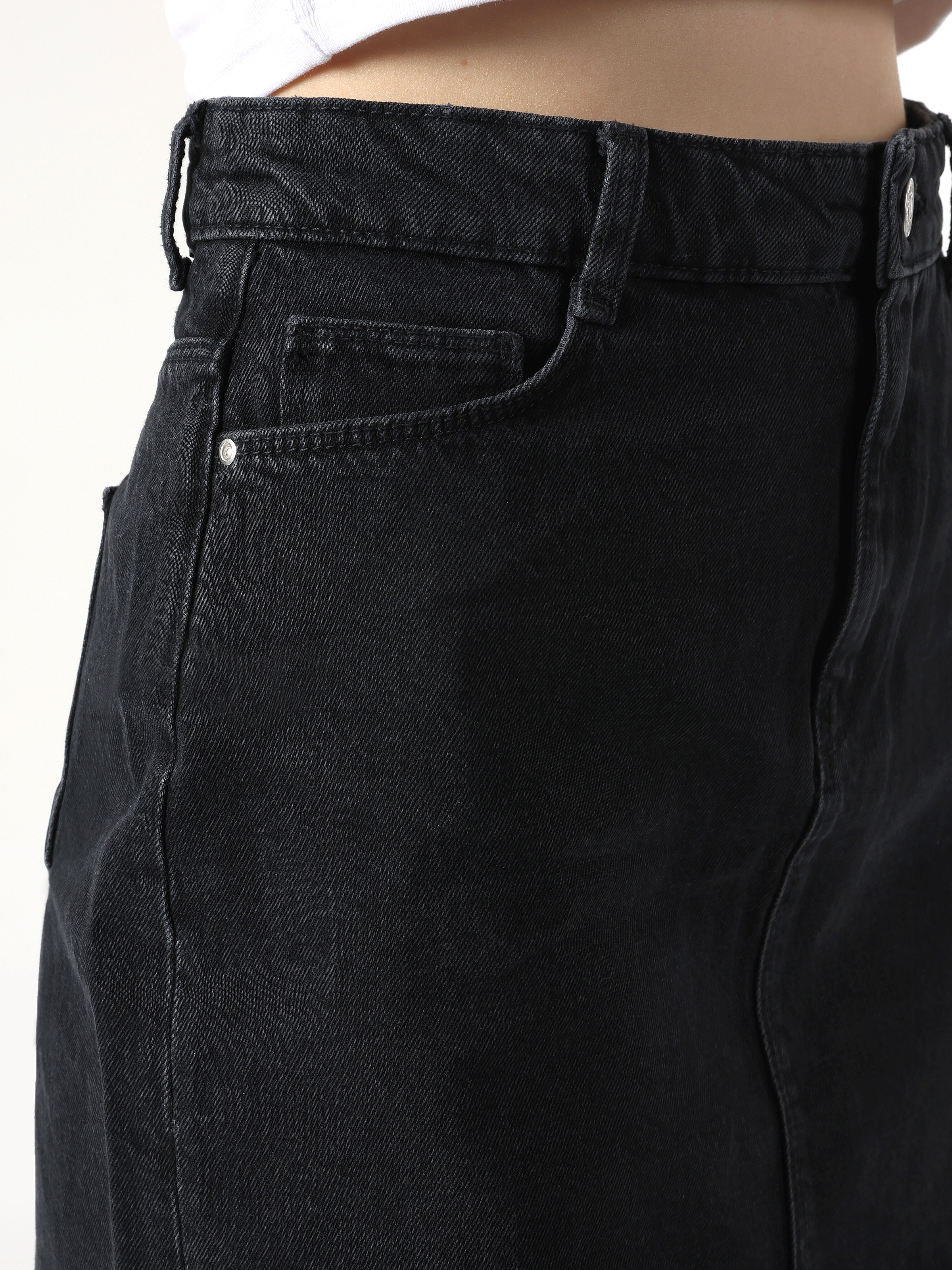 Afficher les détails de Jupe Mini En Jean Coupe Slim Pour Femme
