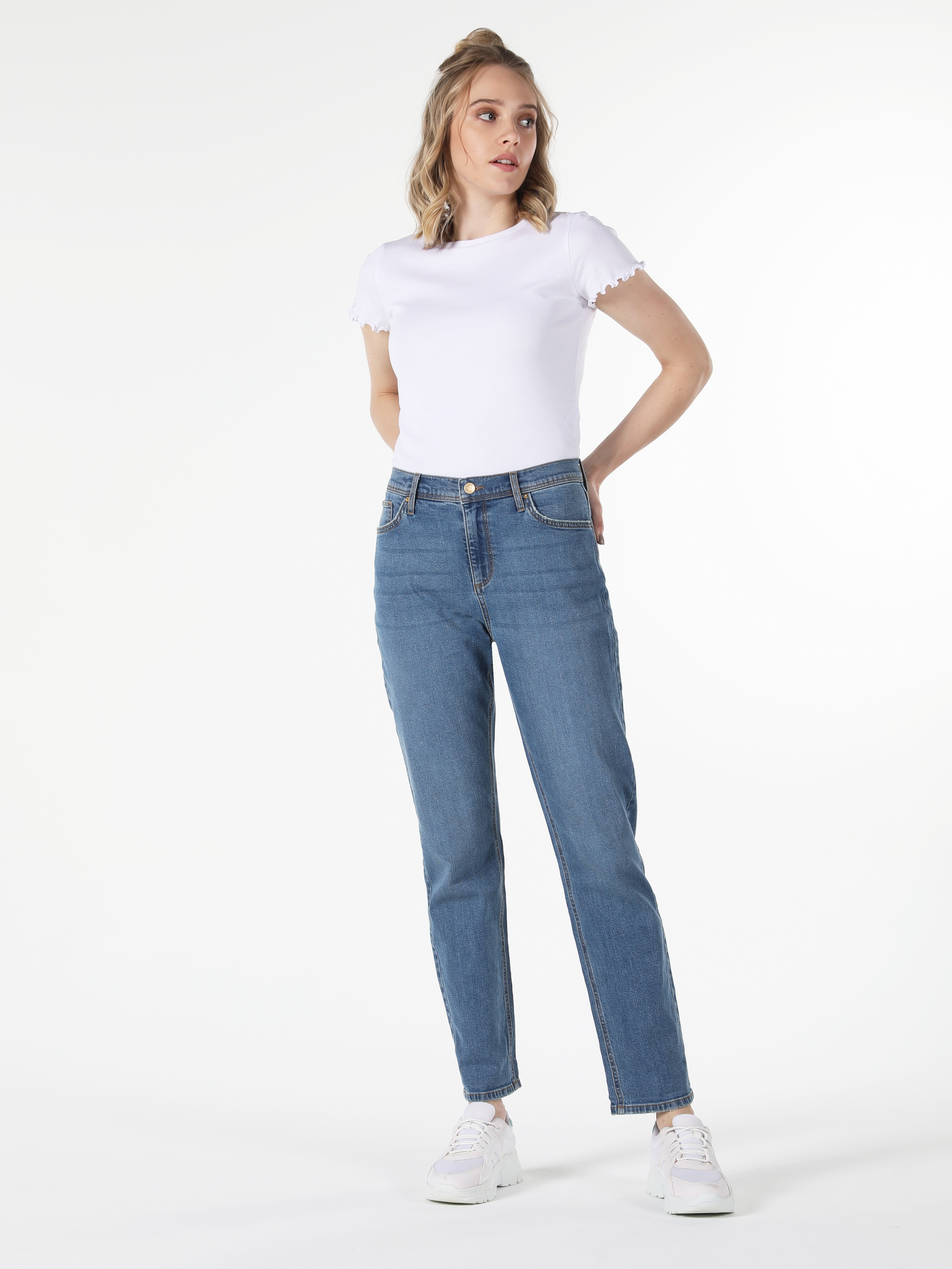 Afficher les détails de 893 Julia Pantalon En Jean Bleu Taille Moyenne Coupe Régulière Jambe Droite Pour Femme