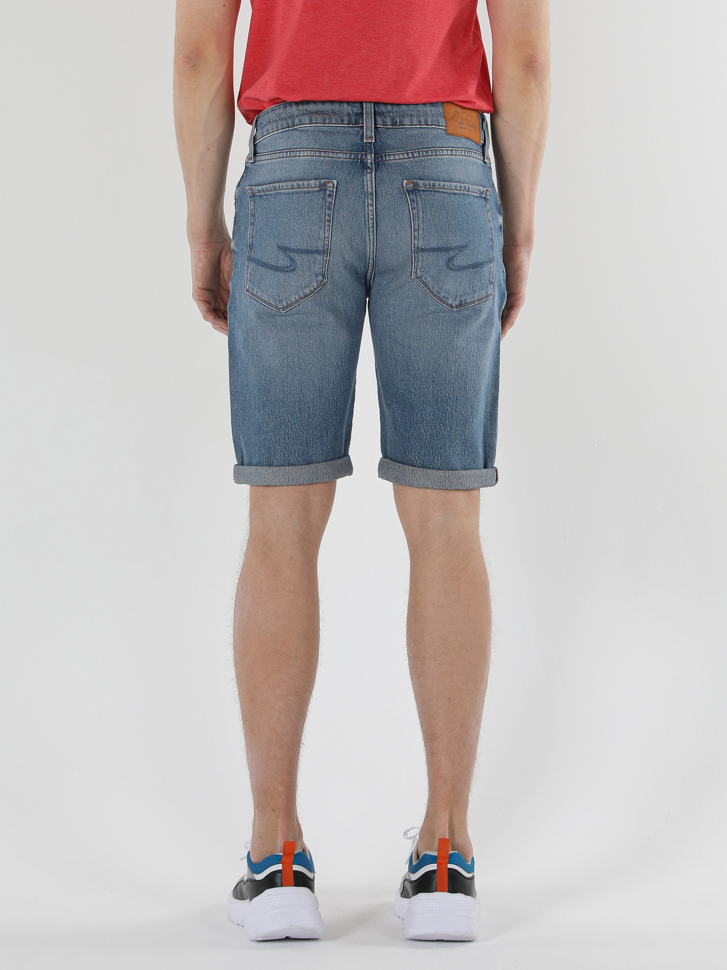 Afficher les détails de Short En Jean Coupe Décontractée Taille Basse Pour Homme
