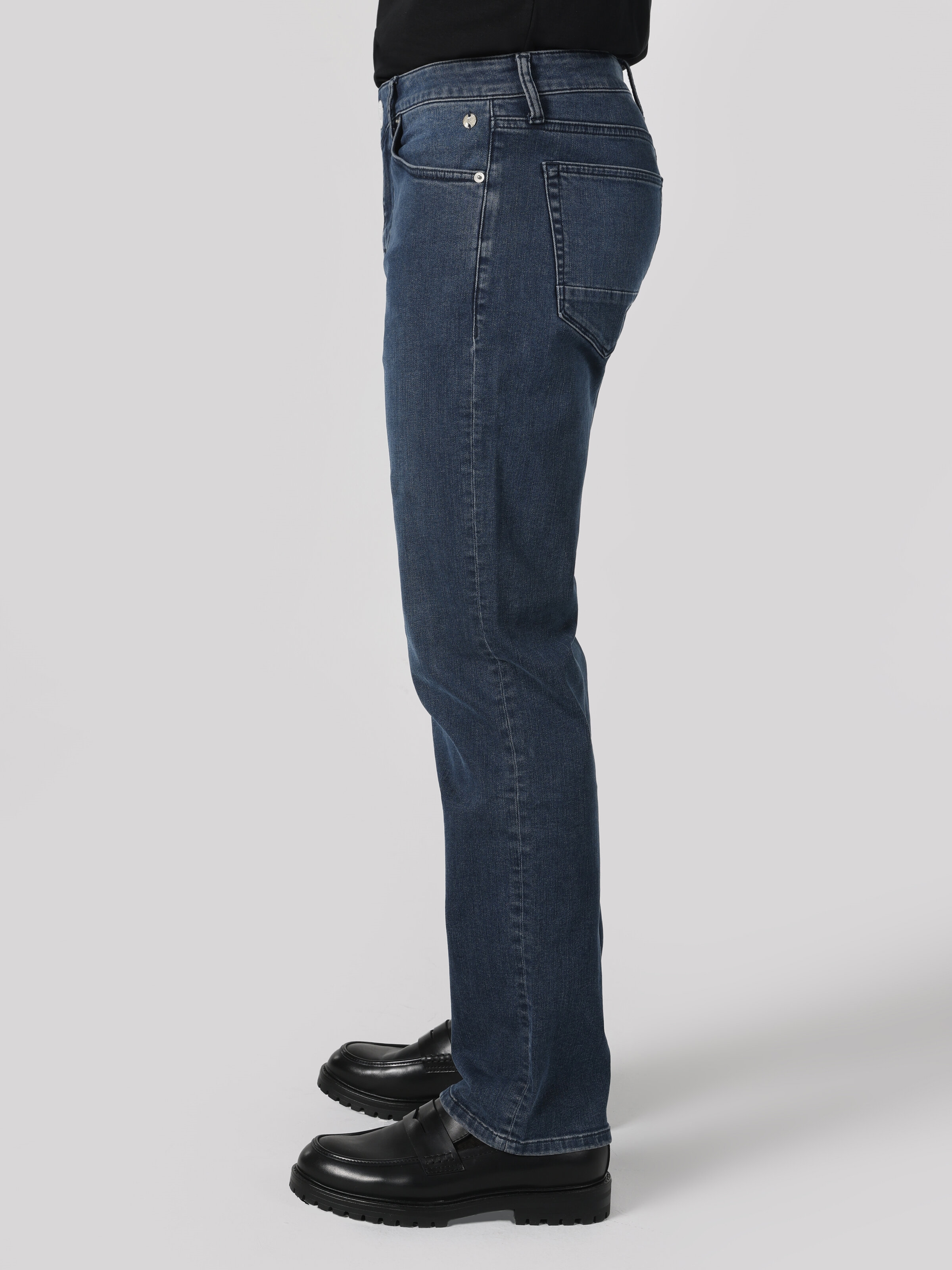 Afficher les détails de Pantalon Jean Bleu Pour Homme