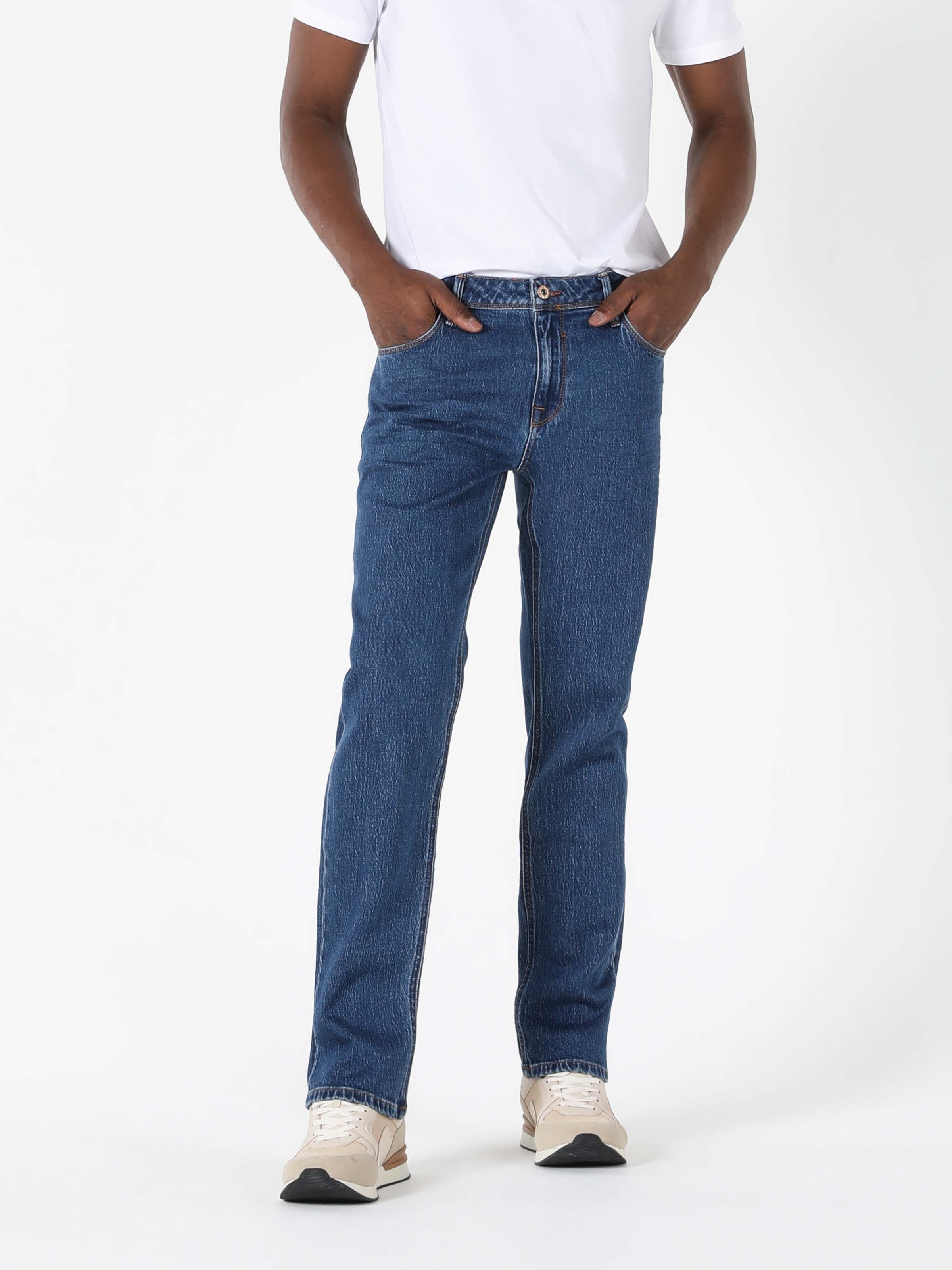 Afficher les détails de 045 David Coupe Normale Taille Normale Jambe Droite Pantalon En Jean Bleu Pour Hommes