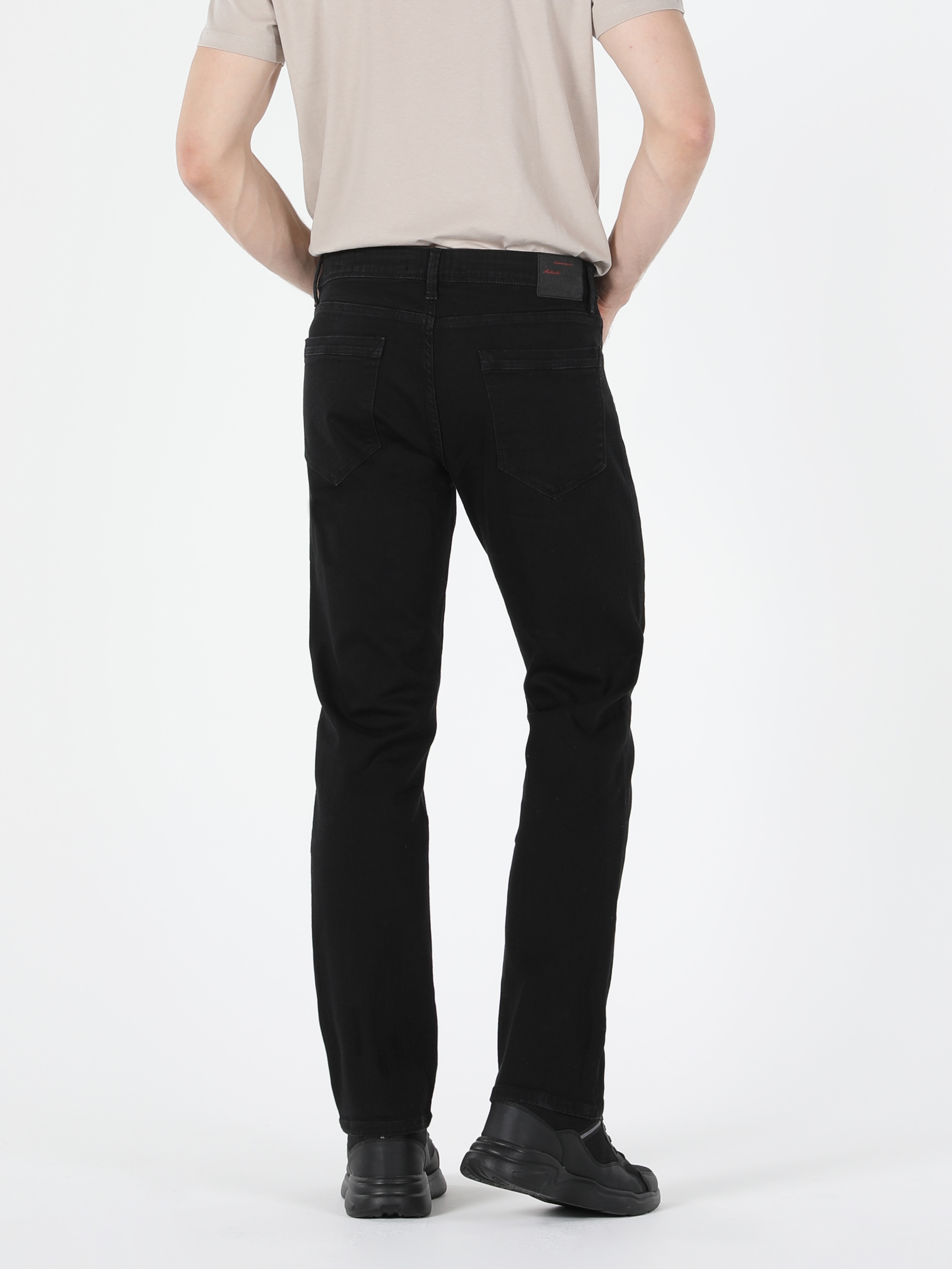 Afficher les détails de 045 David Coupe Normale Taille Normale Jambe Droite Pantalon En Jean Noir Pour Hommes