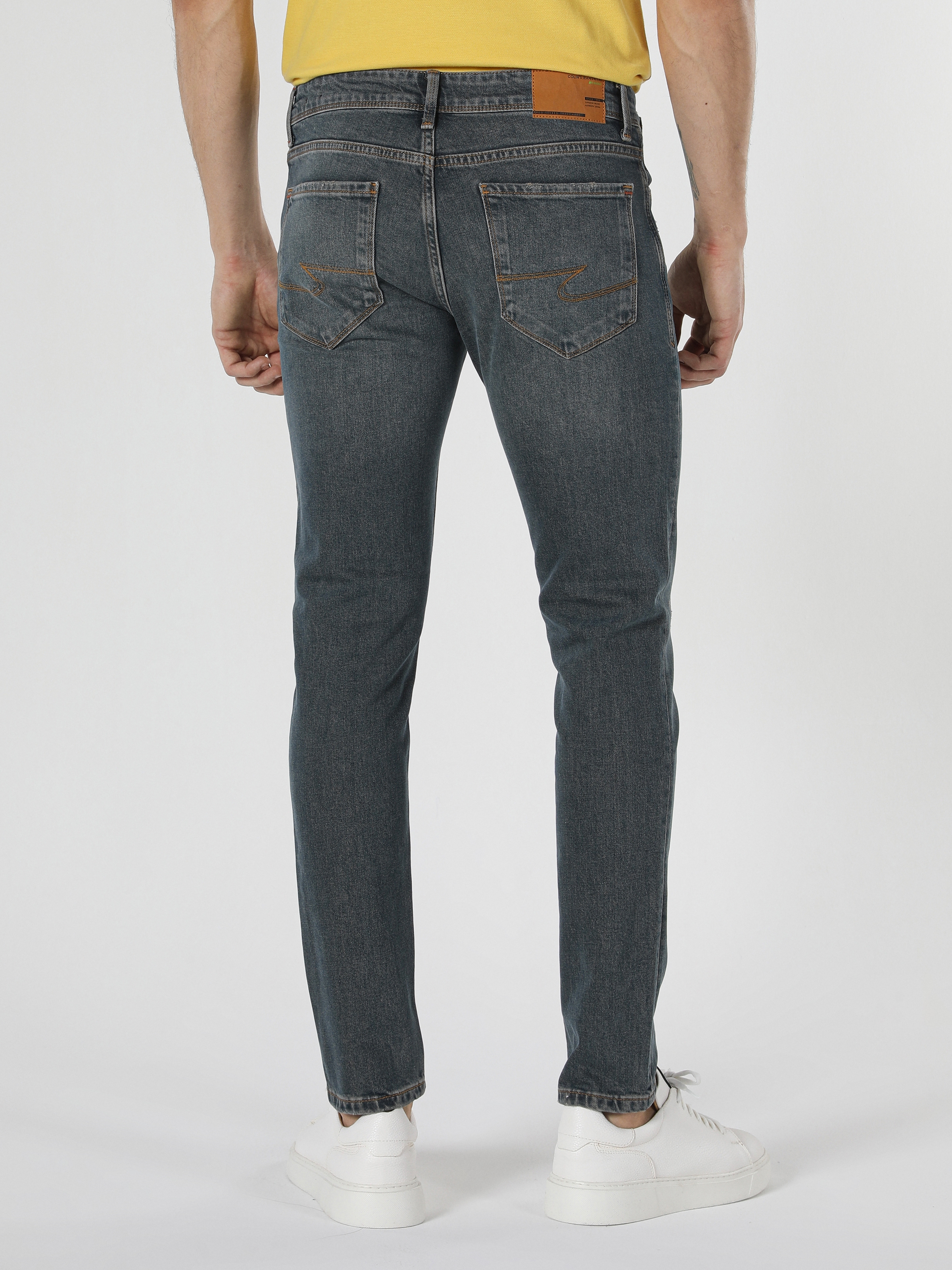 Afficher les détails de 041 Danny Slim Fit Taille Basse Jambe Étroite Pantalon En Jean Gris Pour Hommes