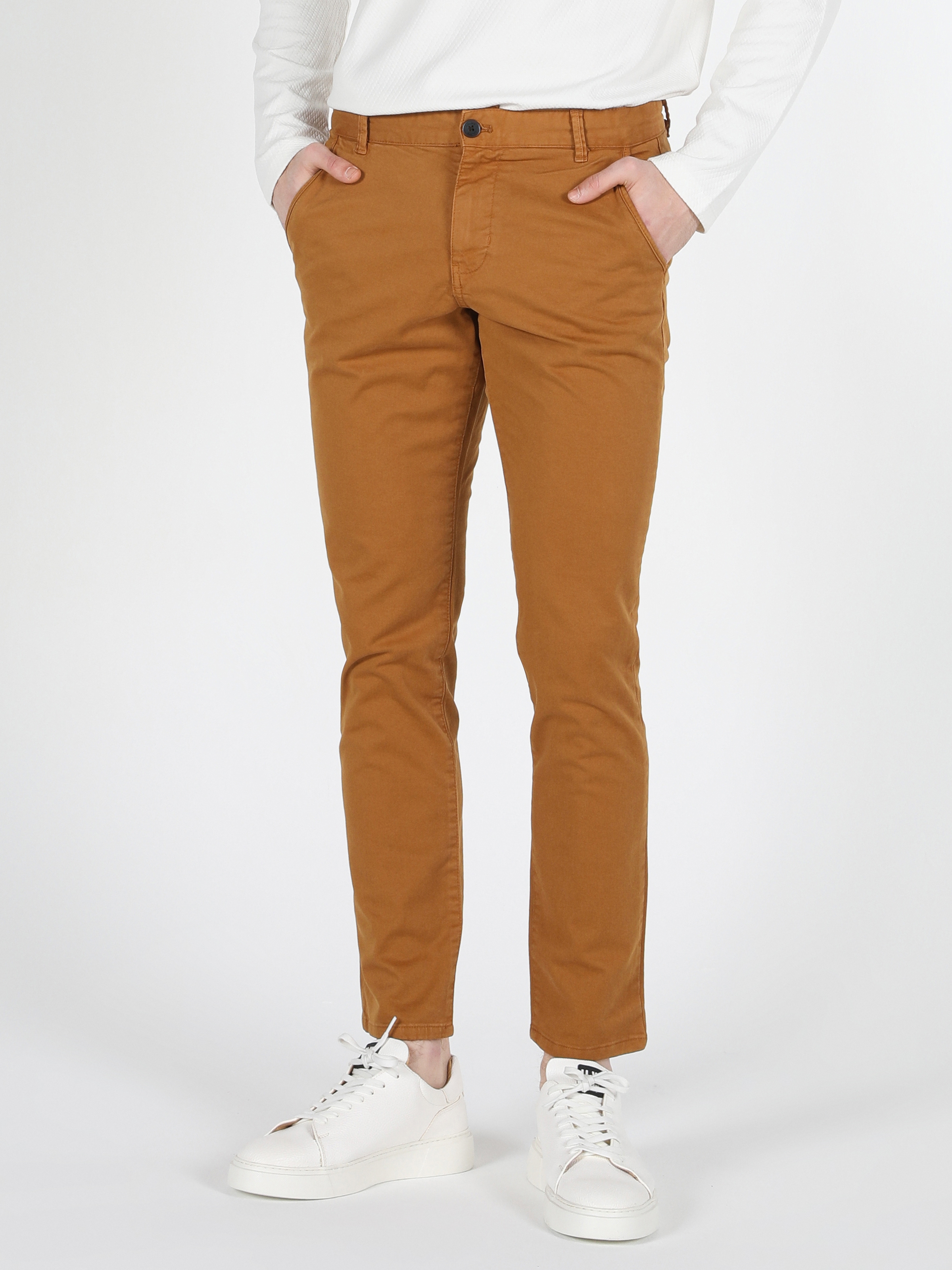 Afficher les détails de Pantalon Homme Jaune Coupe Slim Taille Moyenne Jambe Droite