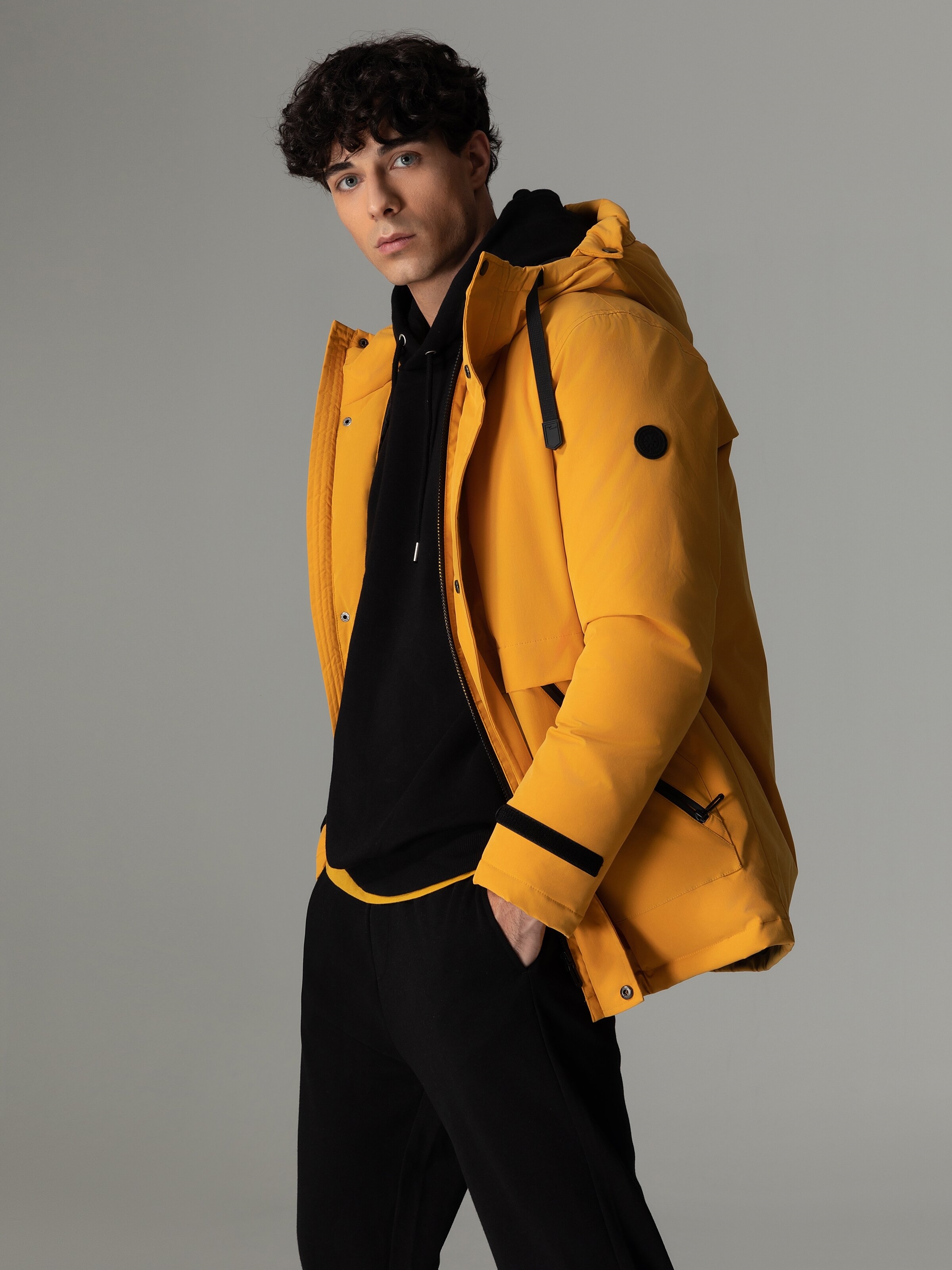 manteau jaune homme
