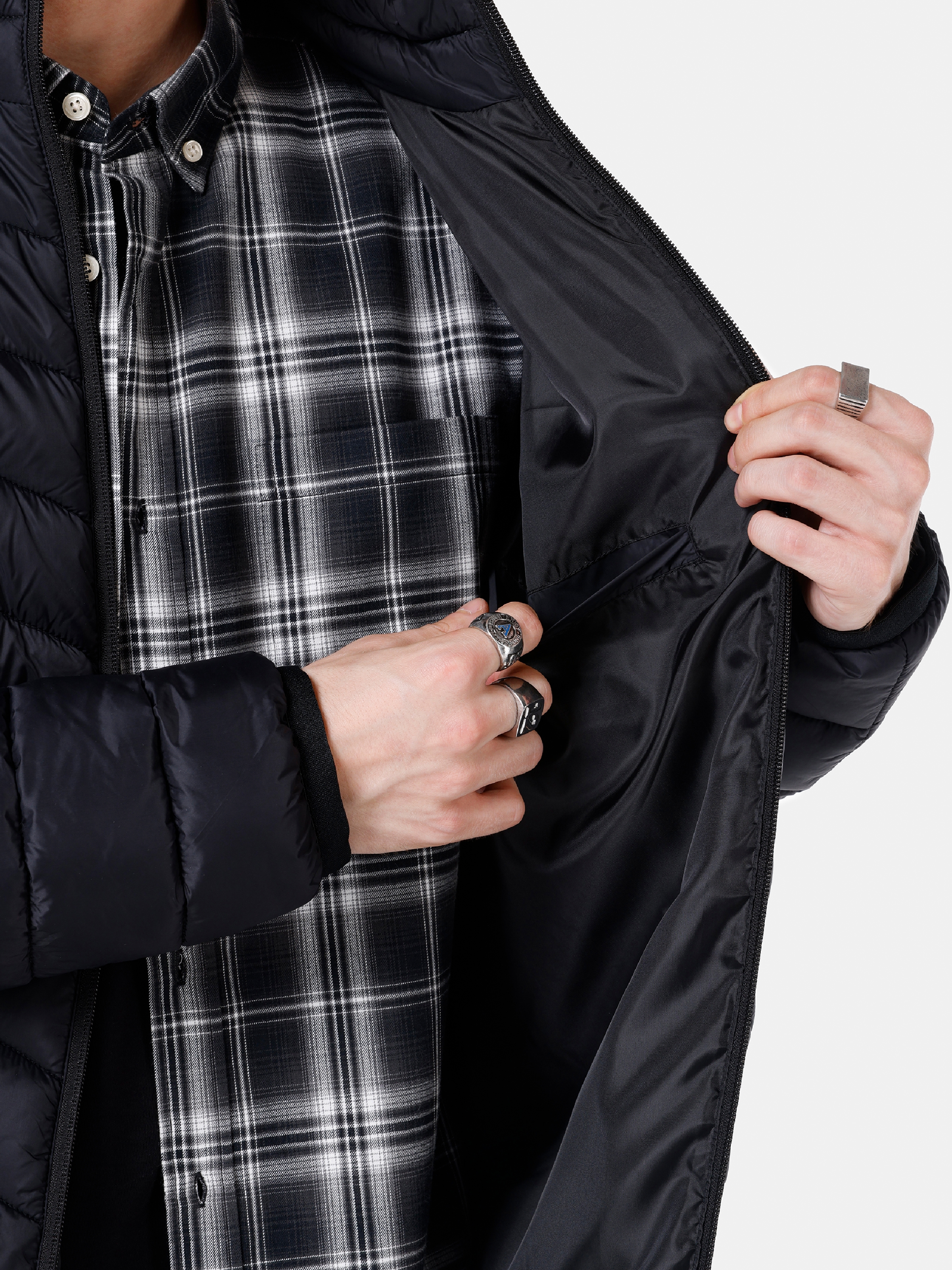 Afficher les détails de Manteau Homme Noir Coupe Slim Avec Poches Gonflables