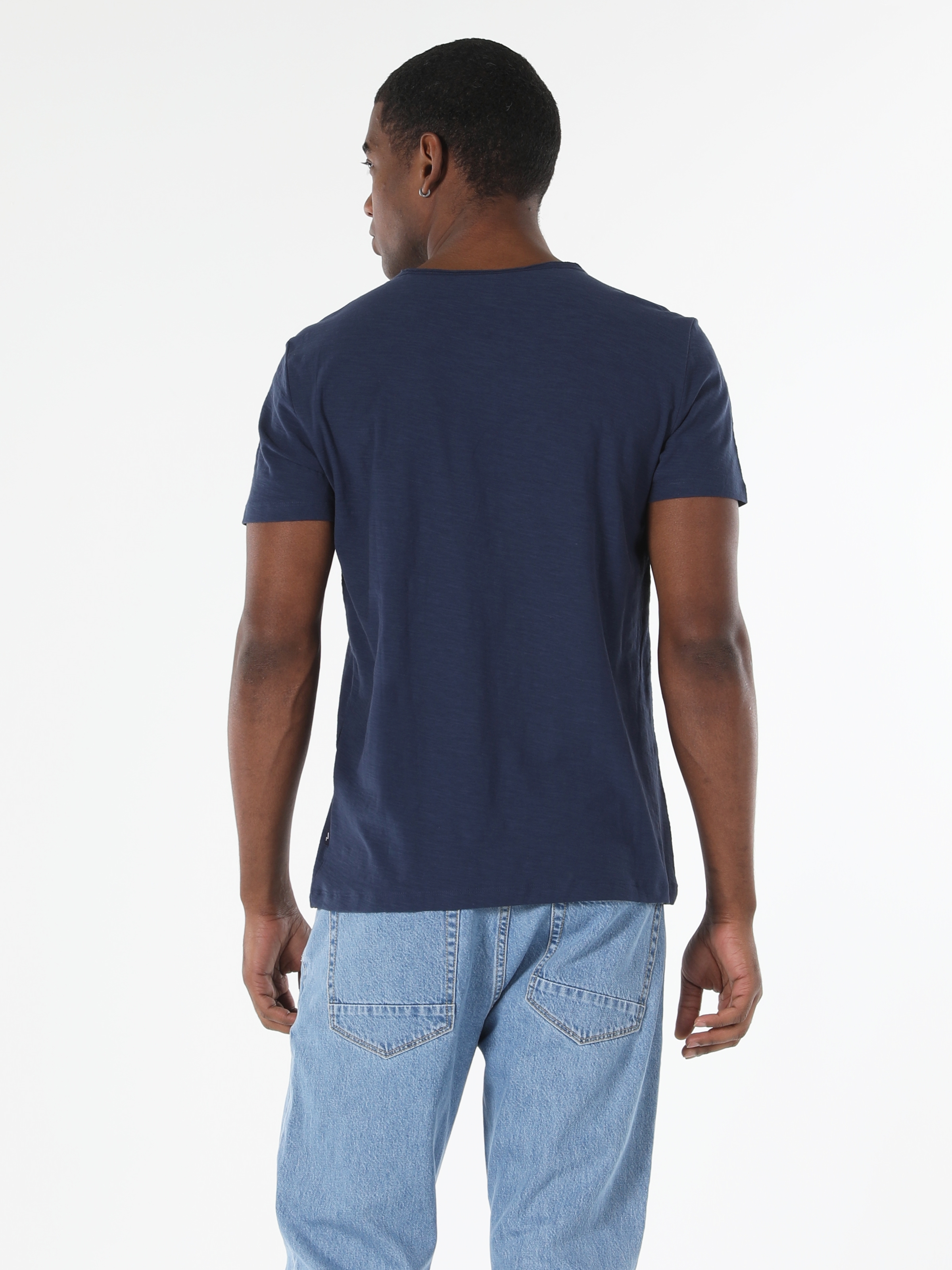 Afficher les détails de T-Shirt Tricoté À Manches Courtes Pour Homme Bleu Marine Coupe Régulière